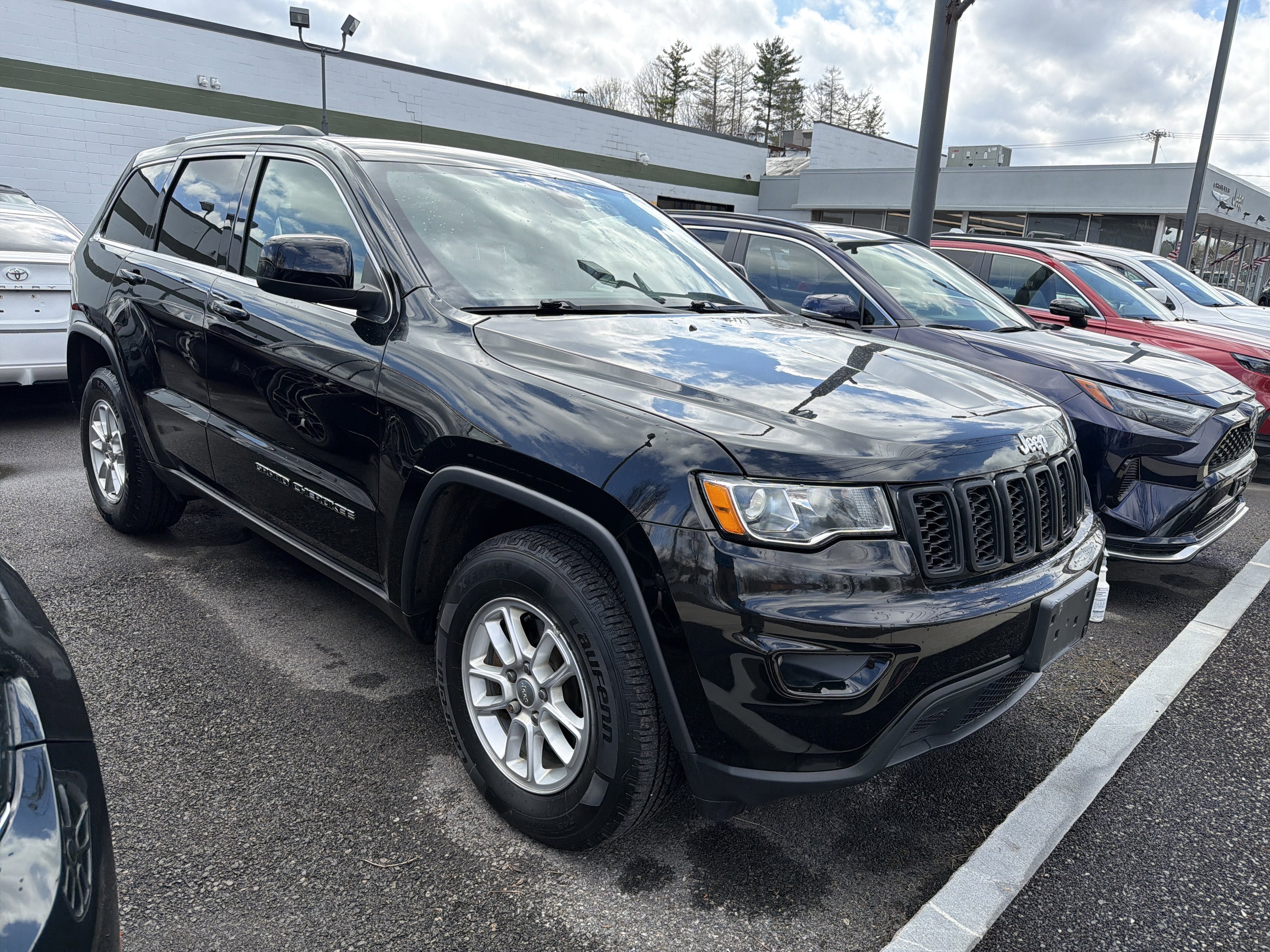 2019 Jeep Grand Cherokee Laredo E