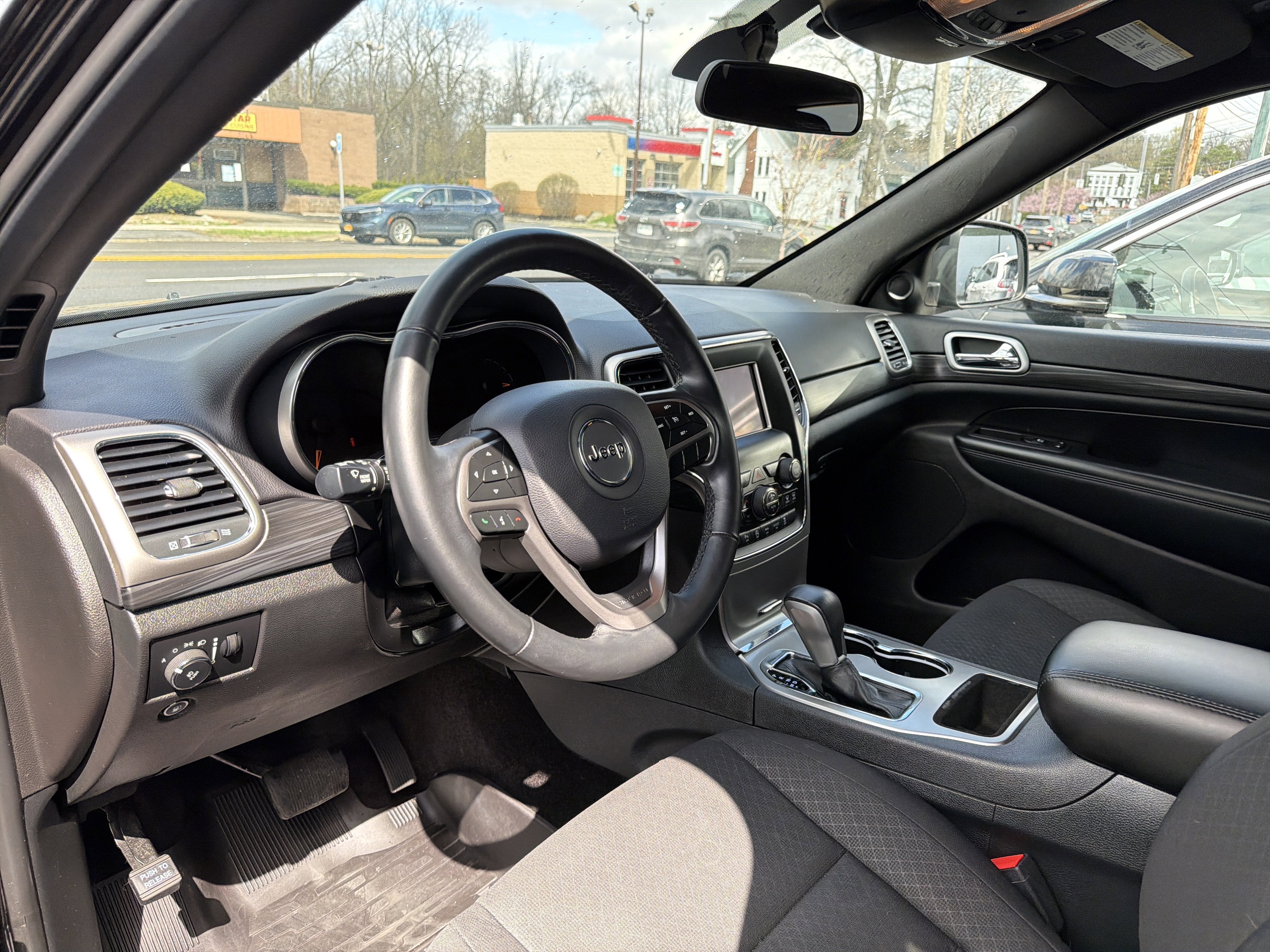 2019 Jeep Grand Cherokee Laredo E