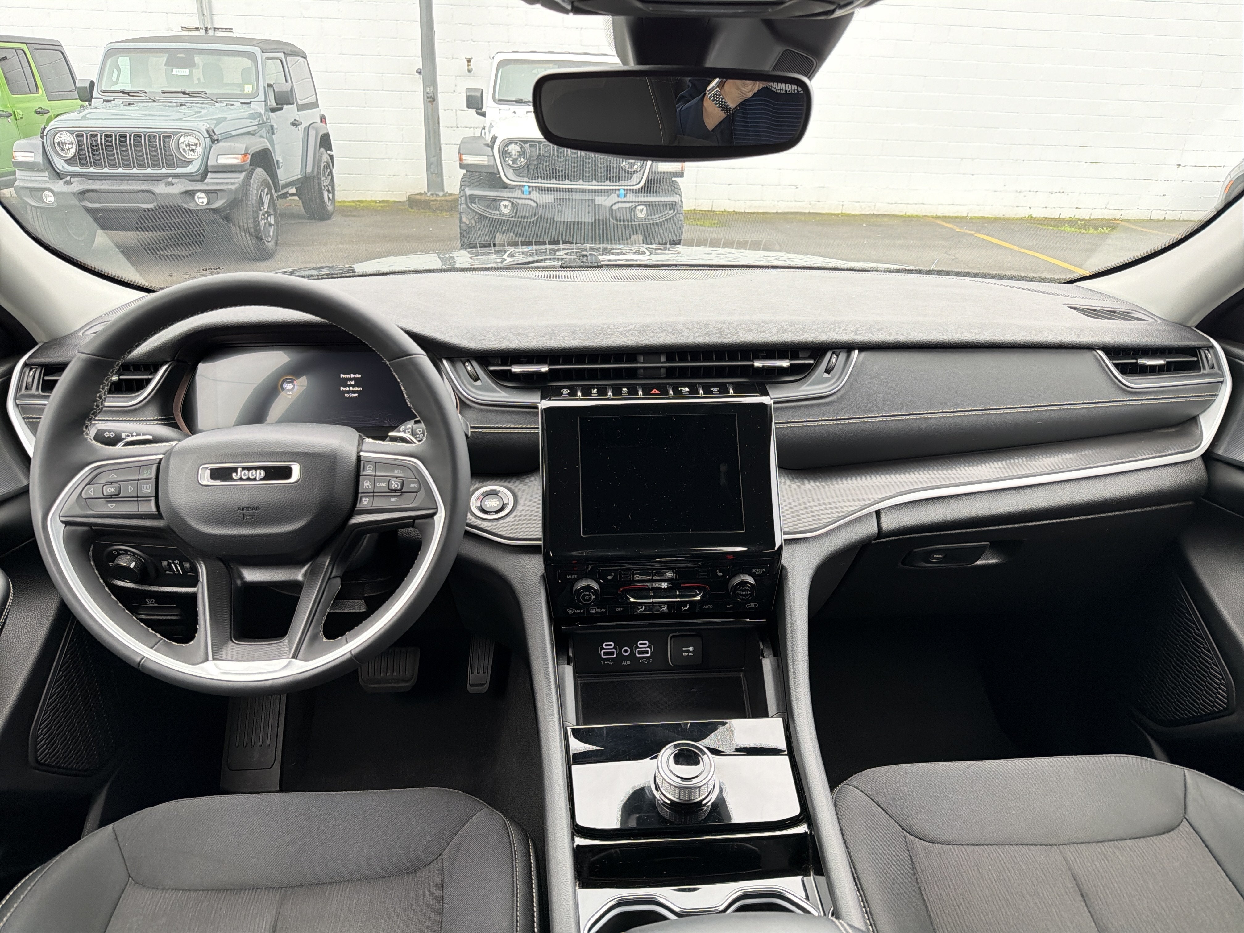 2023 Jeep Grand Cherokee Laredo