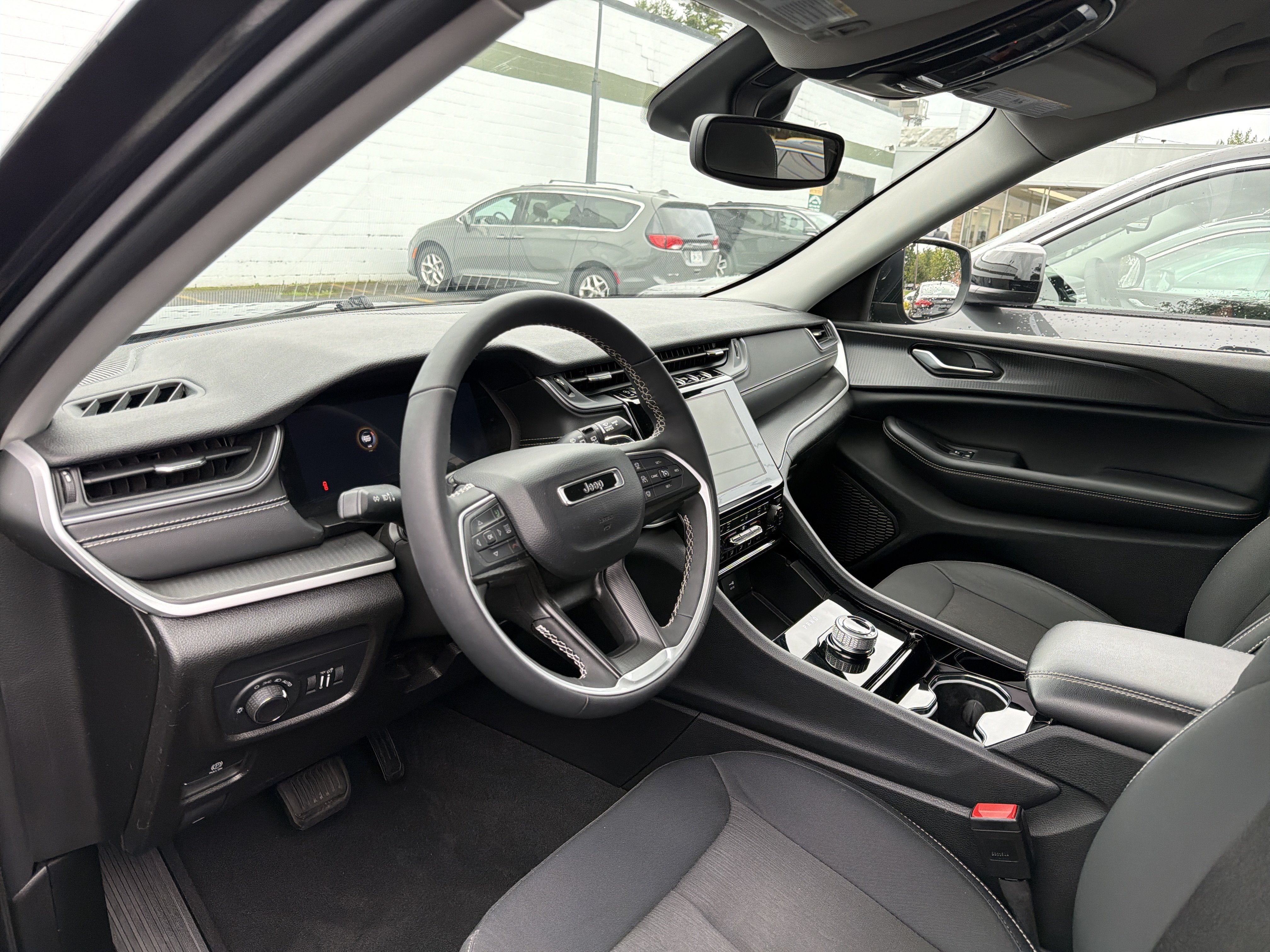 2023 Jeep Grand Cherokee Laredo