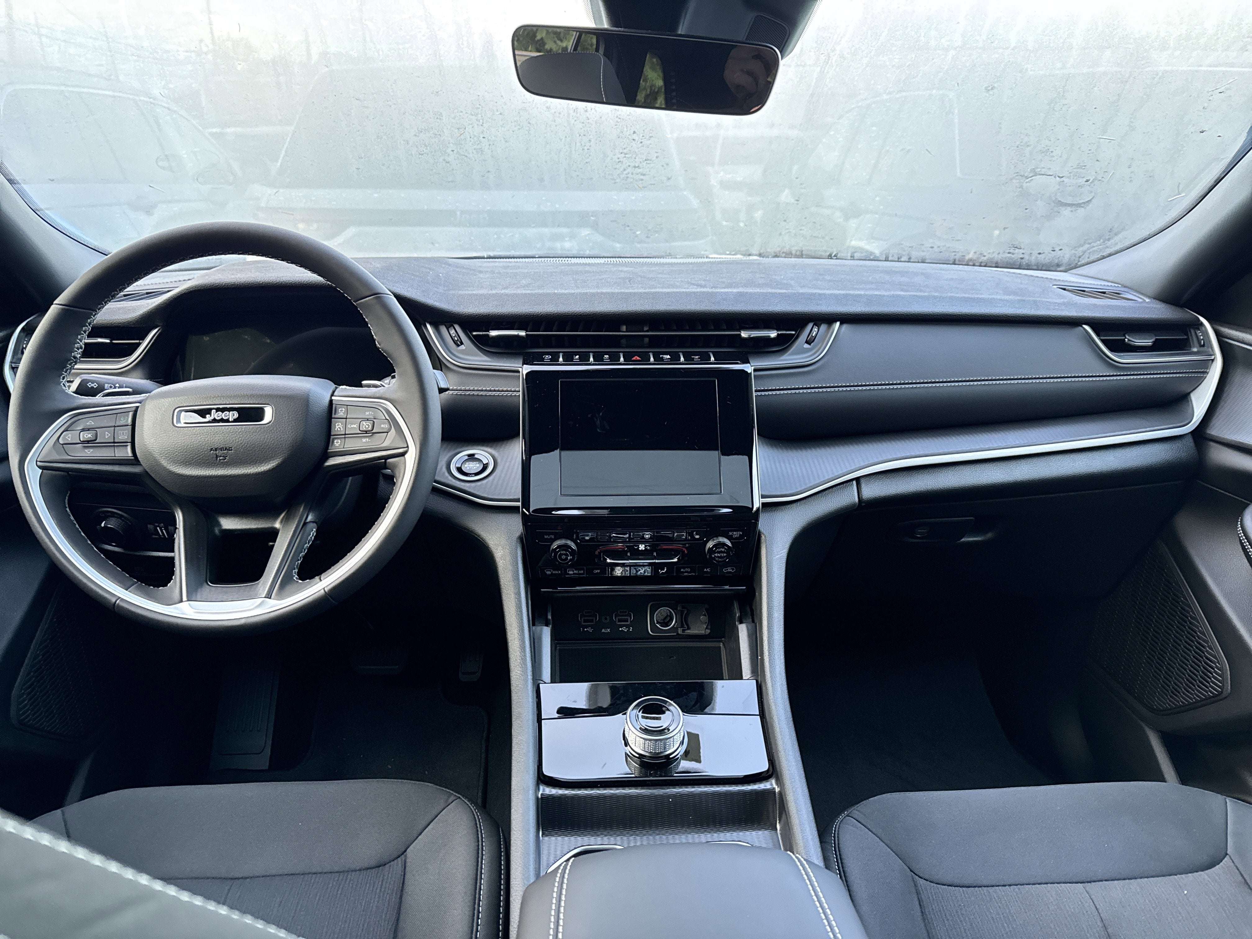 2025 Jeep Grand Cherokee GRAND CHEROKEE LAREDO X 4X4