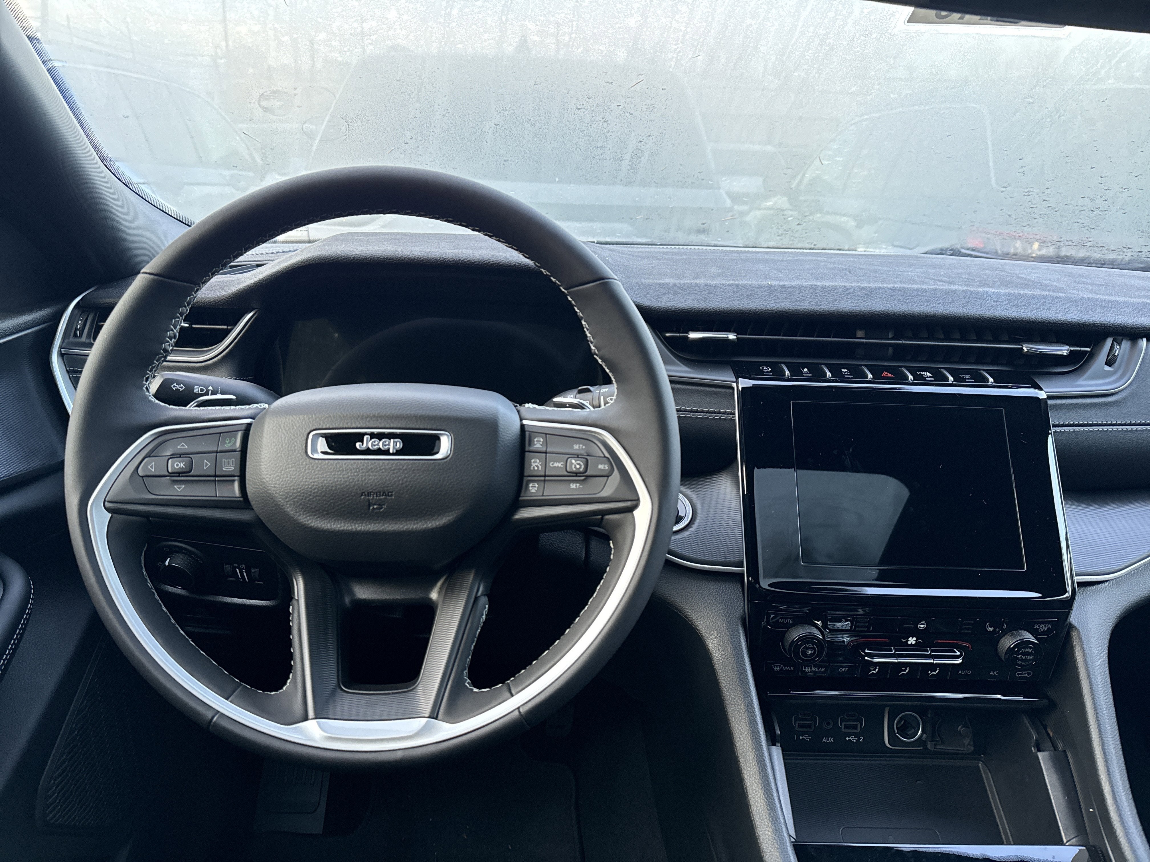 2025 Jeep Grand Cherokee GRAND CHEROKEE LAREDO X 4X4