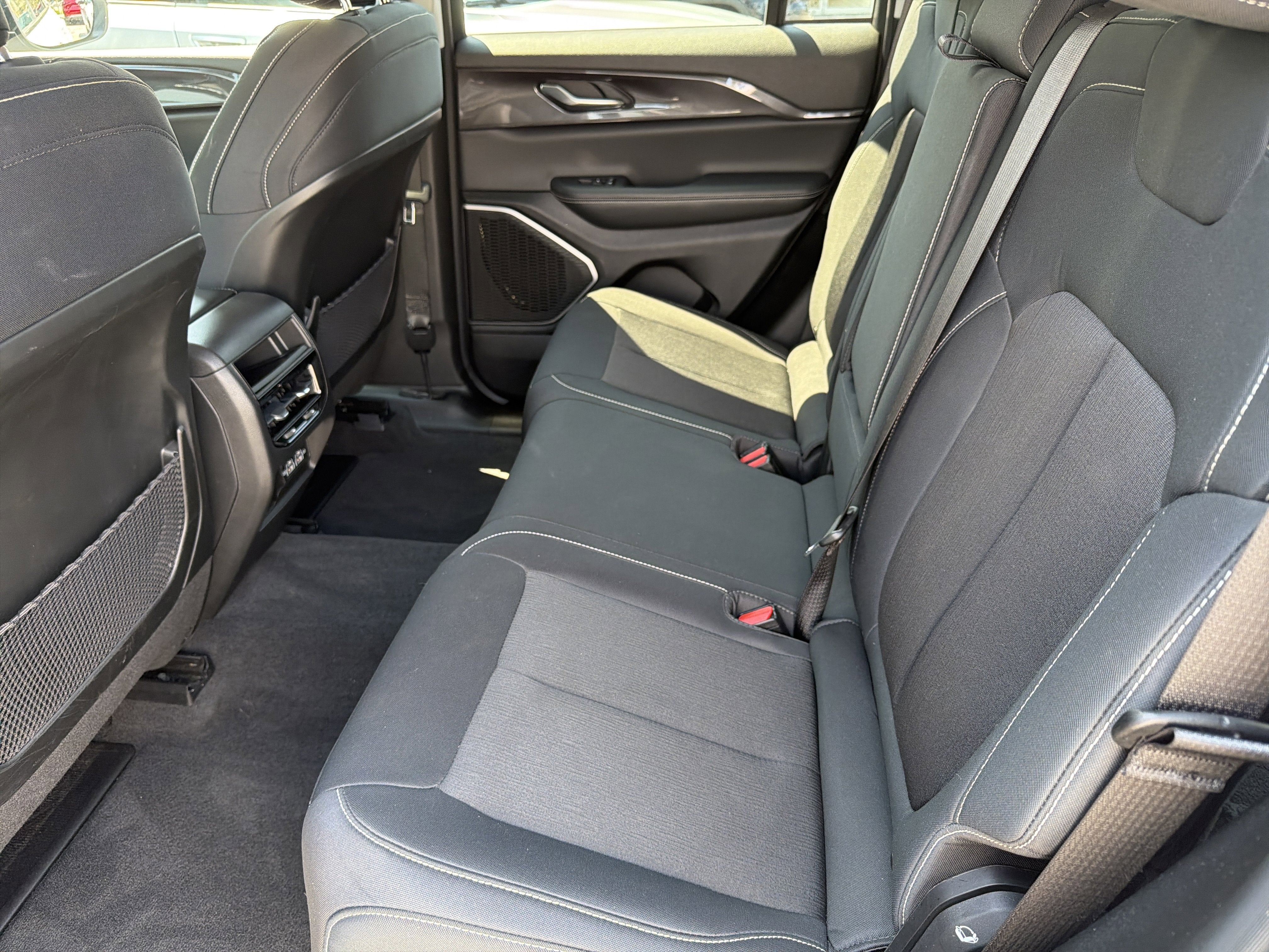 2022 Jeep Grand Cherokee Laredo