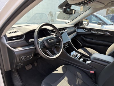 2022 Jeep Grand Cherokee Laredo