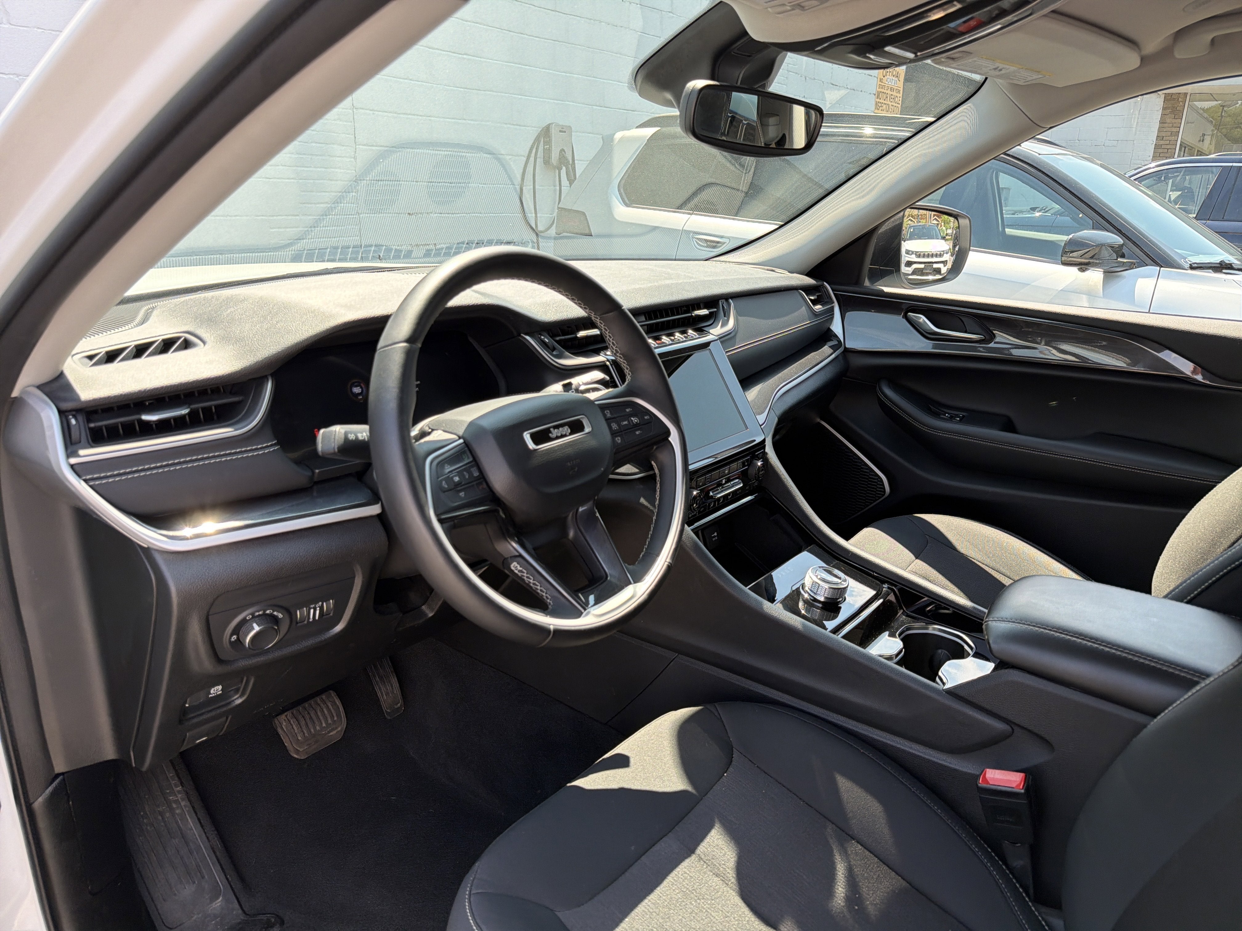 2022 Jeep Grand Cherokee Laredo