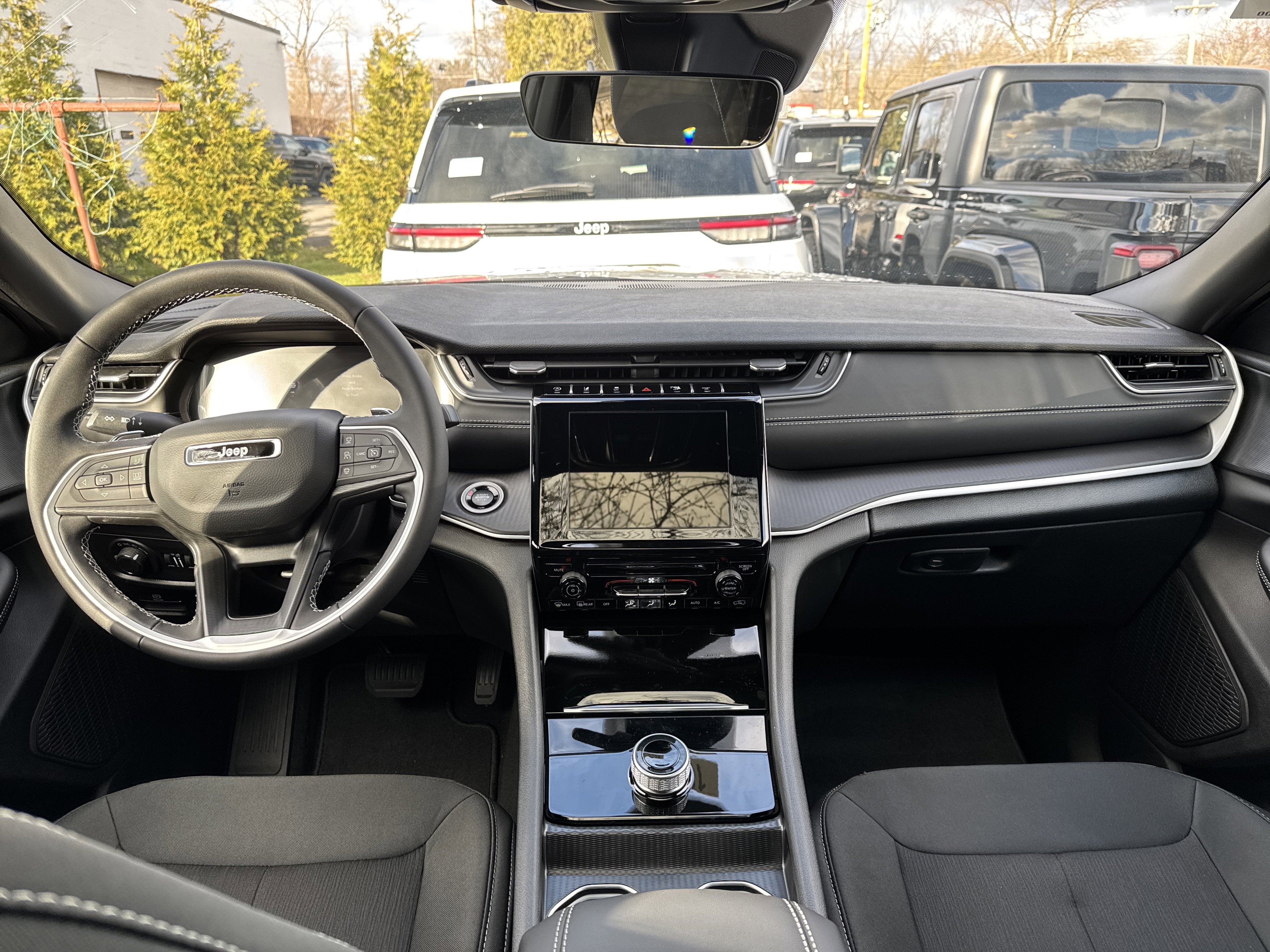 2025 Jeep Grand Cherokee Laredo X