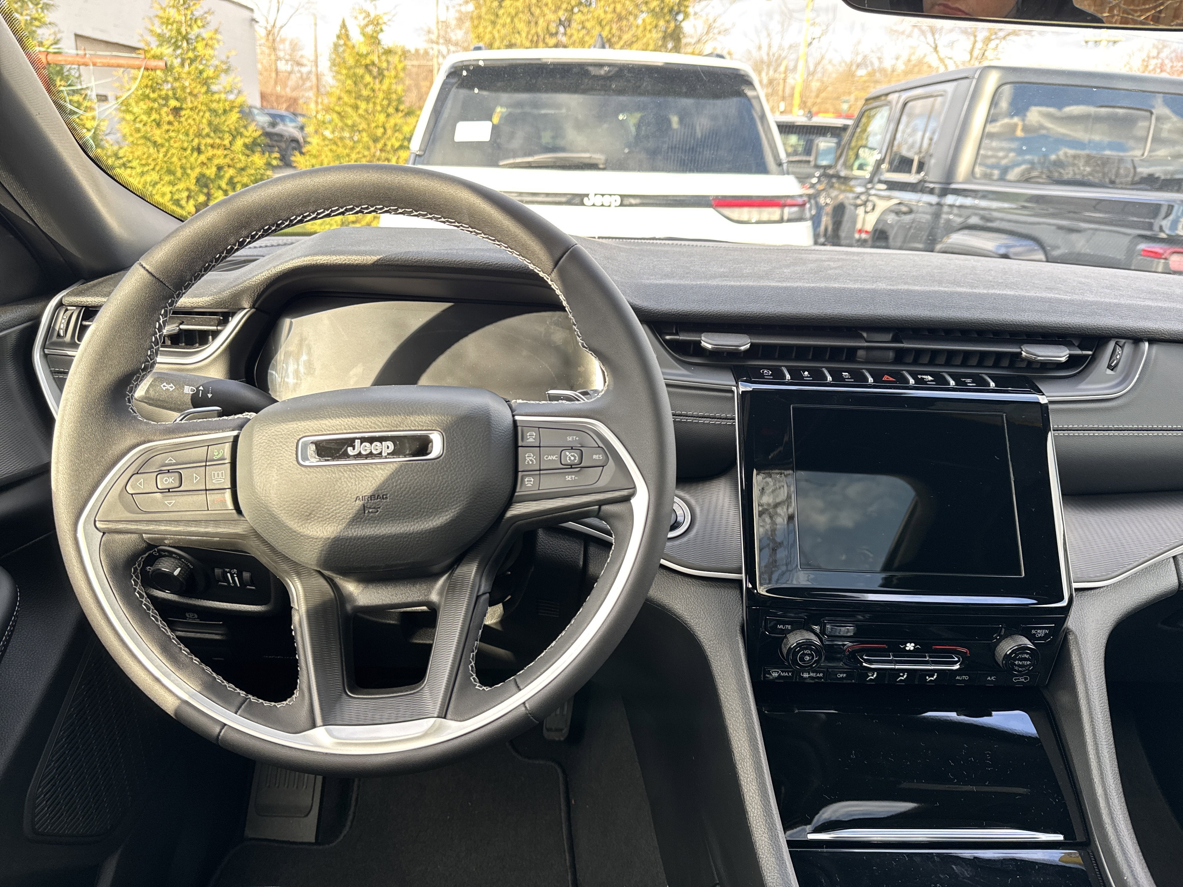 2025 Jeep Grand Cherokee Laredo X