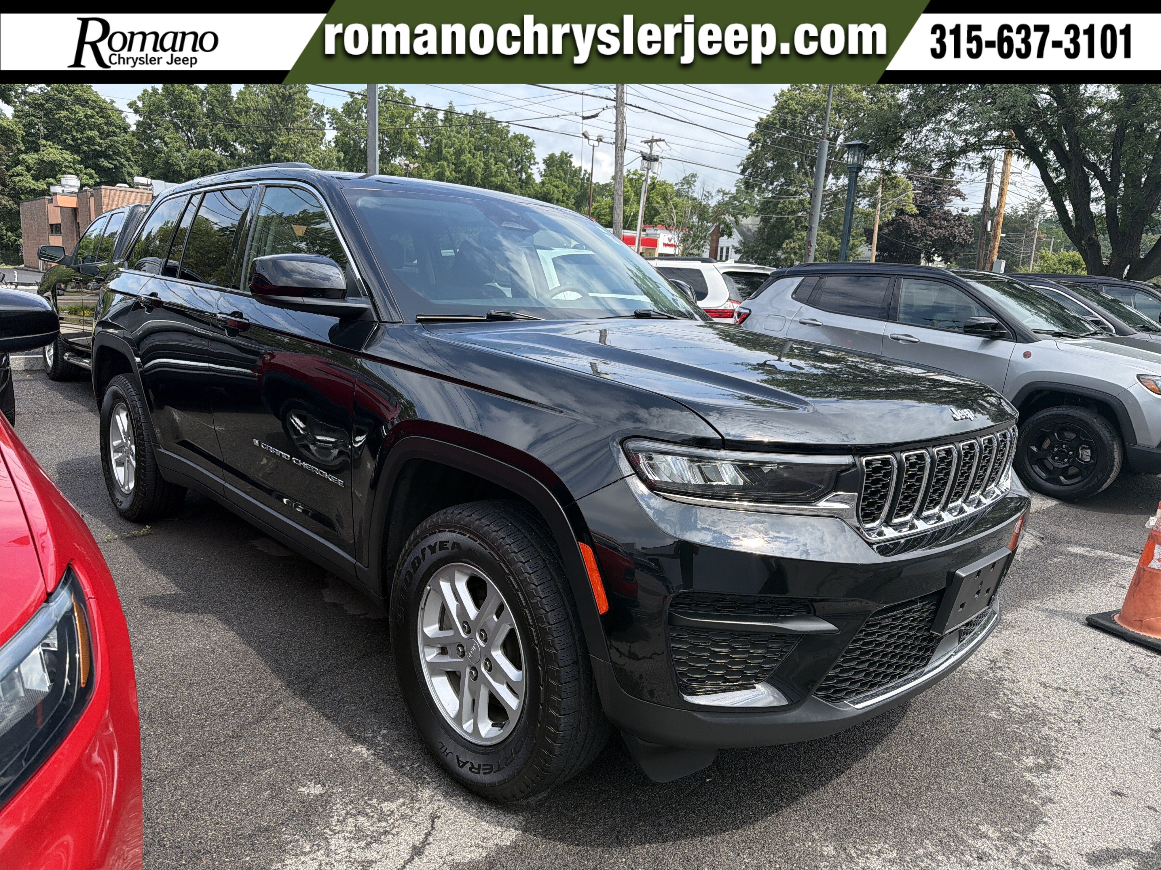 2023 Jeep Grand Cherokee Laredo