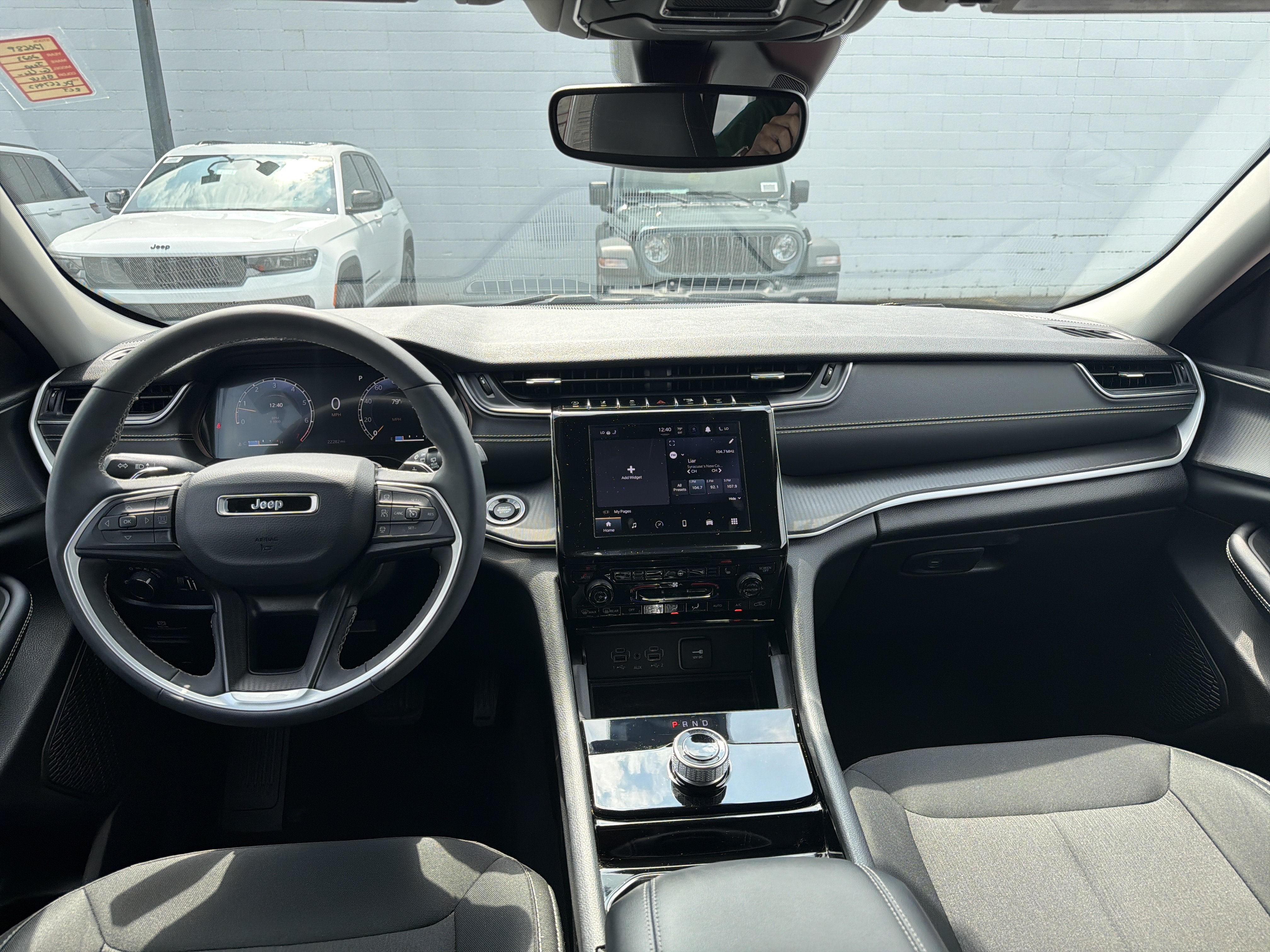 2023 Jeep Grand Cherokee Laredo