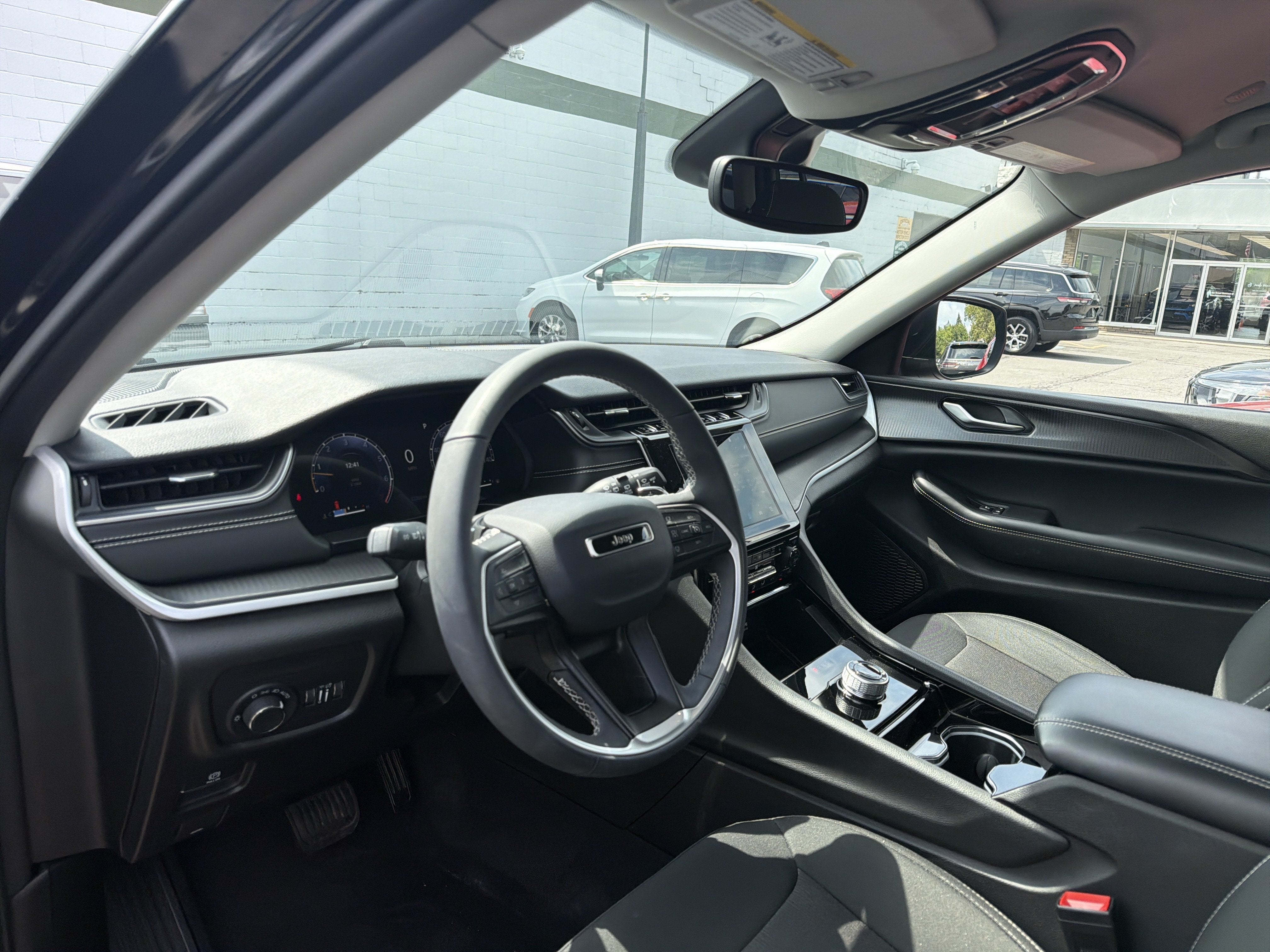 2023 Jeep Grand Cherokee Laredo