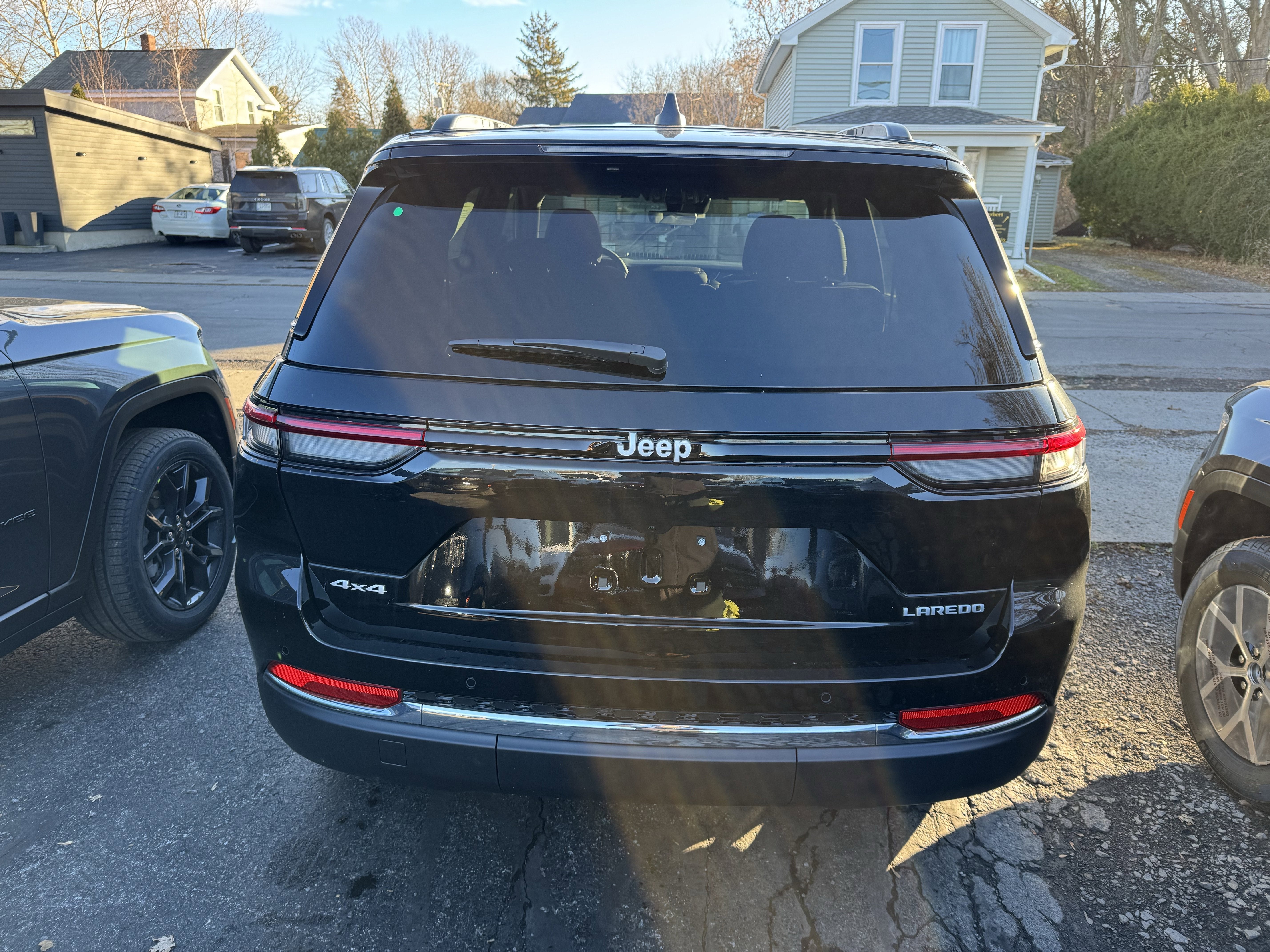 2025 Jeep Grand Cherokee GRAND CHEROKEE LAREDO X 4X4