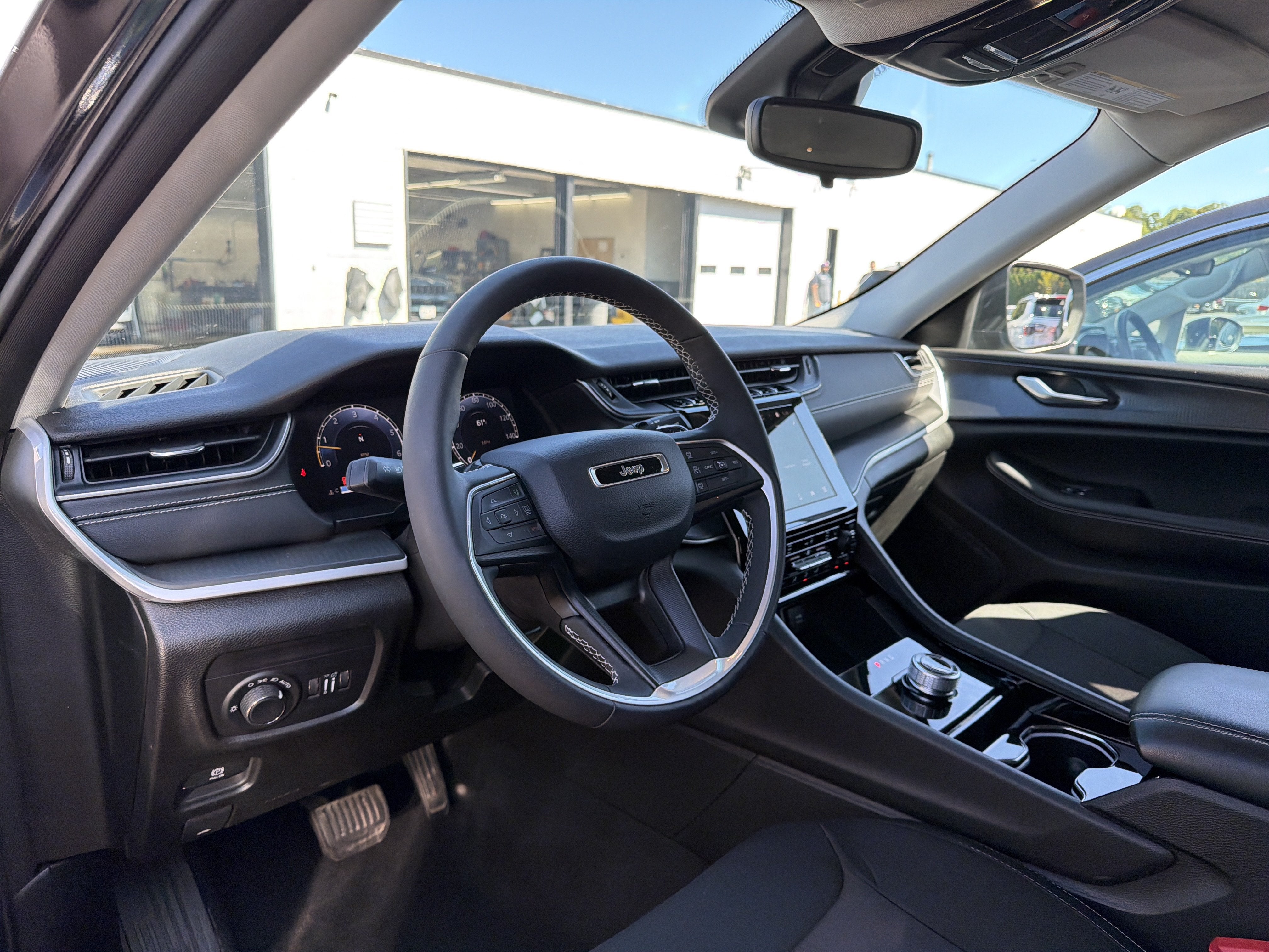 2023 Jeep Grand Cherokee Laredo