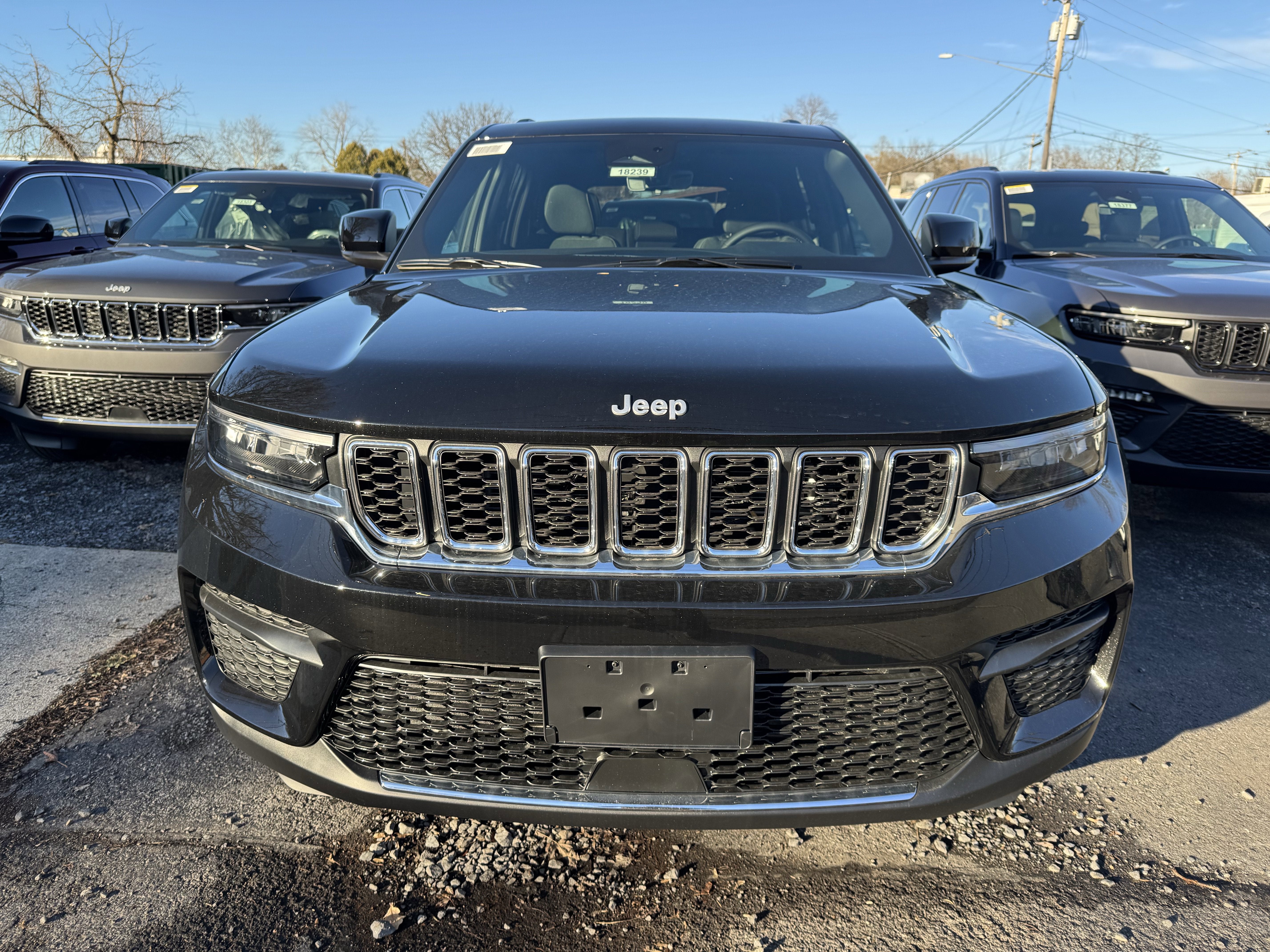 2025 Jeep Grand Cherokee GRAND CHEROKEE LAREDO X 4X4