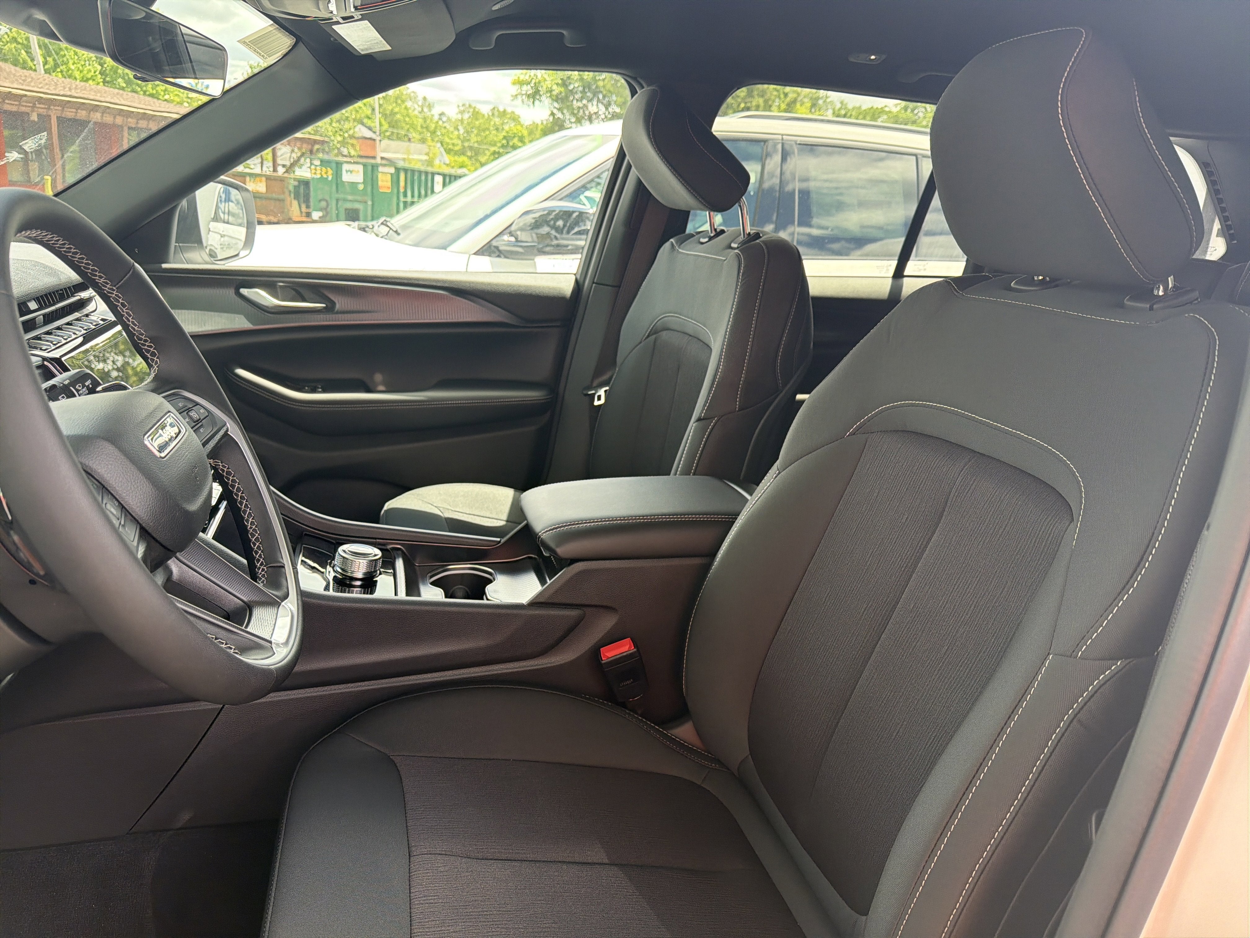 2026 Jeep Grand Cherokee Laredo