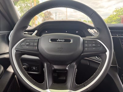 2026 Jeep Grand Cherokee Laredo