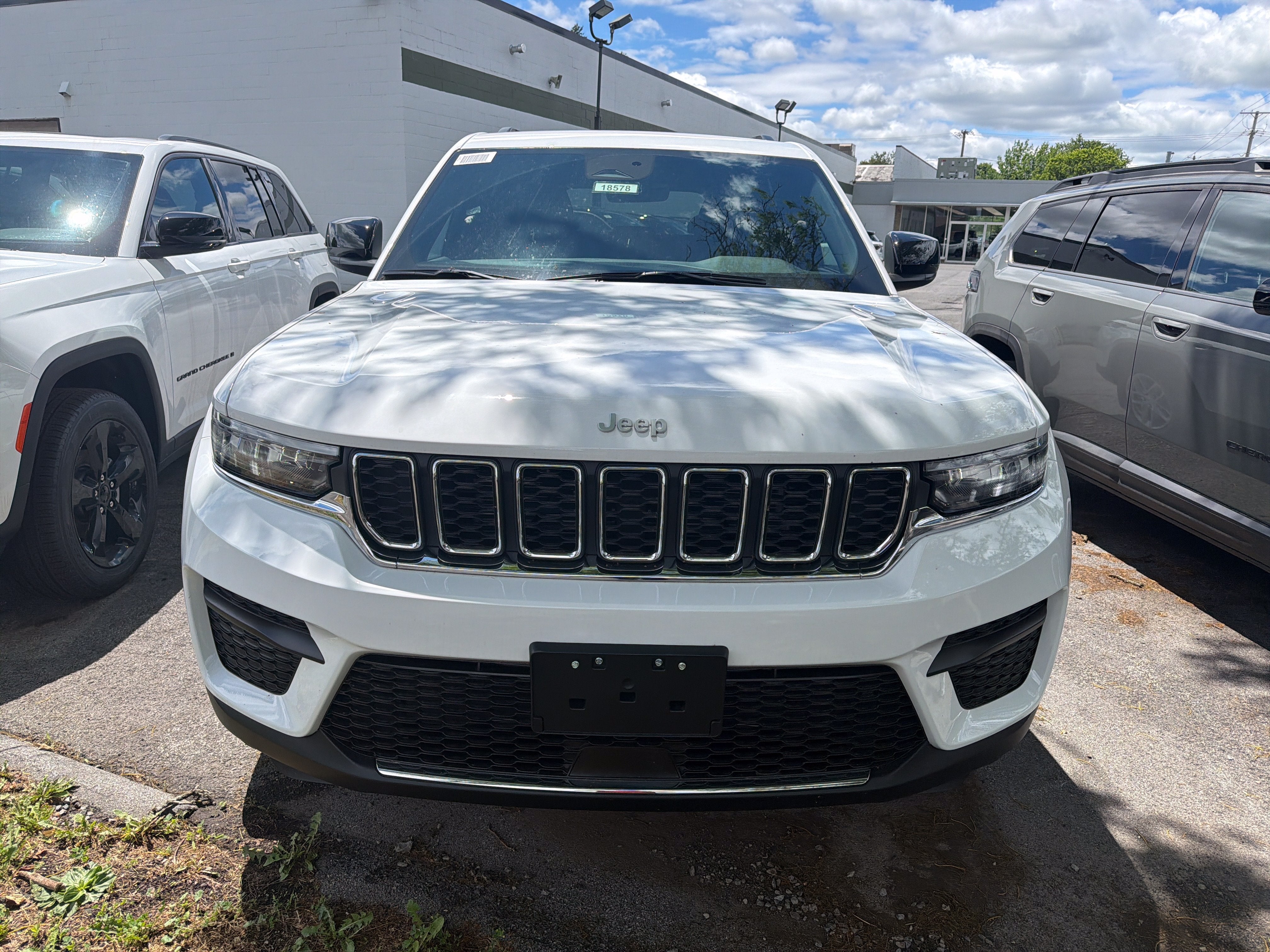 2026 Jeep Grand Cherokee Laredo