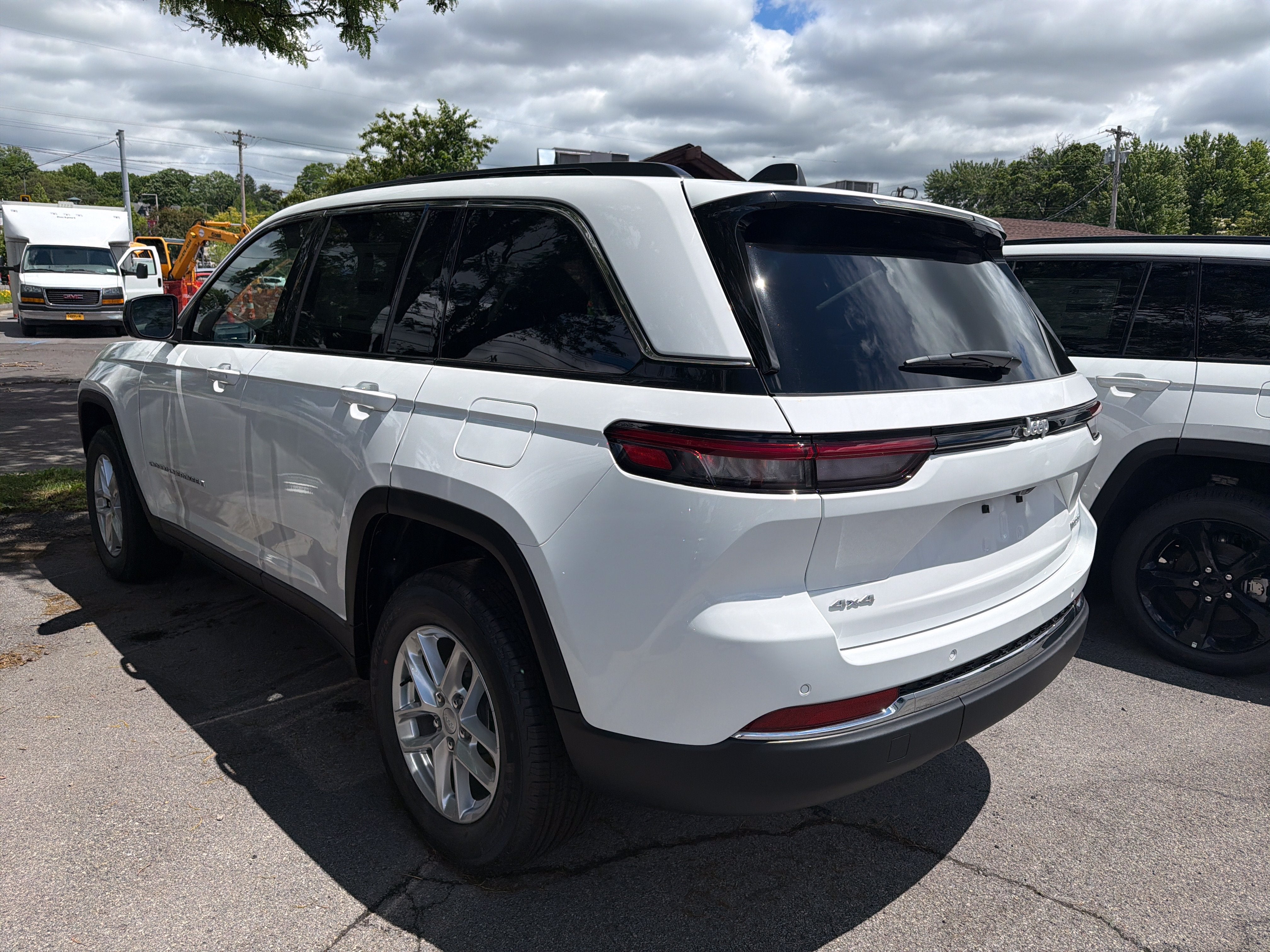 2026 Jeep Grand Cherokee Laredo