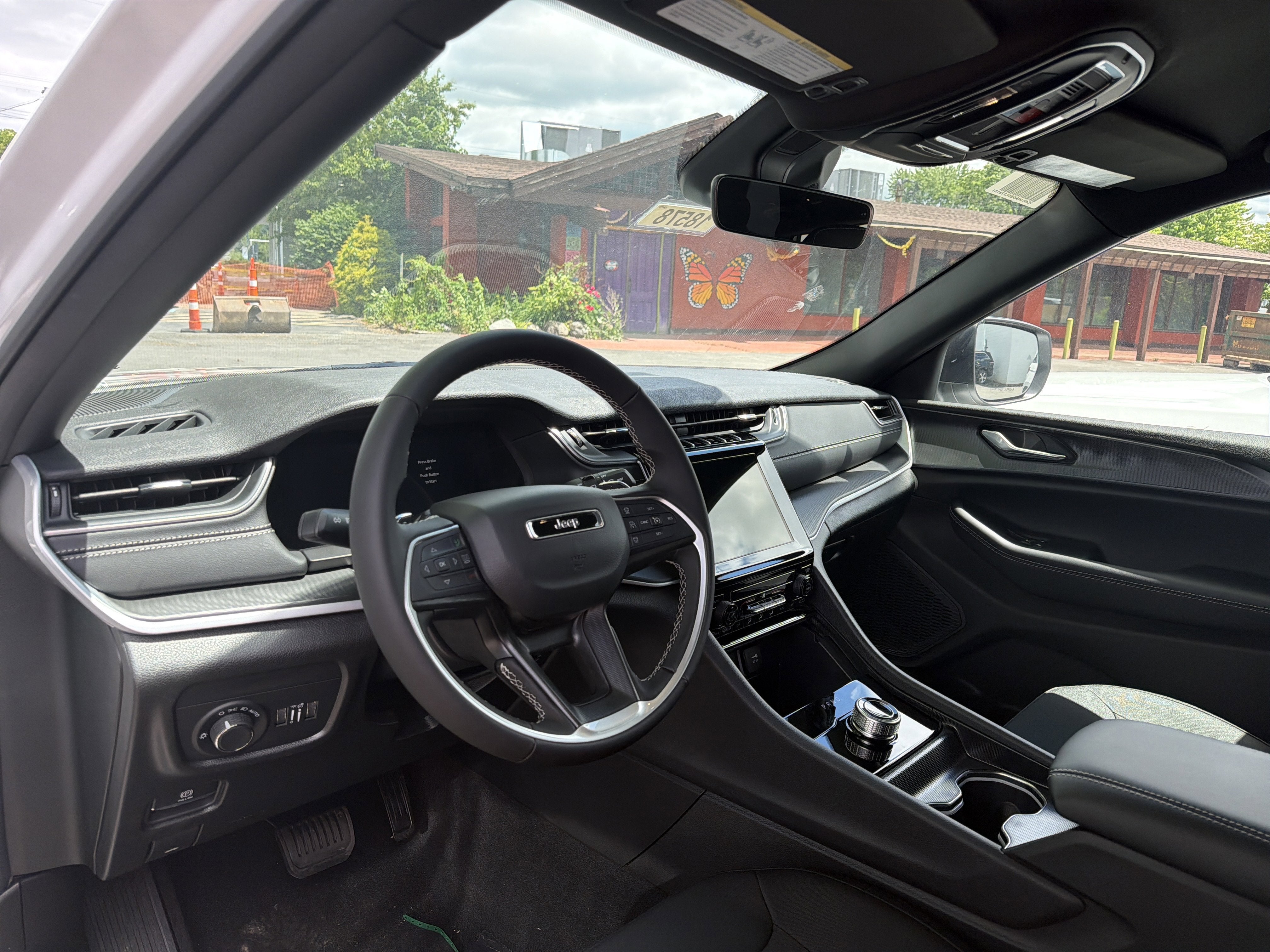 2026 Jeep Grand Cherokee Laredo