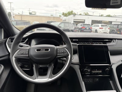 2026 Jeep Grand Cherokee Laredo