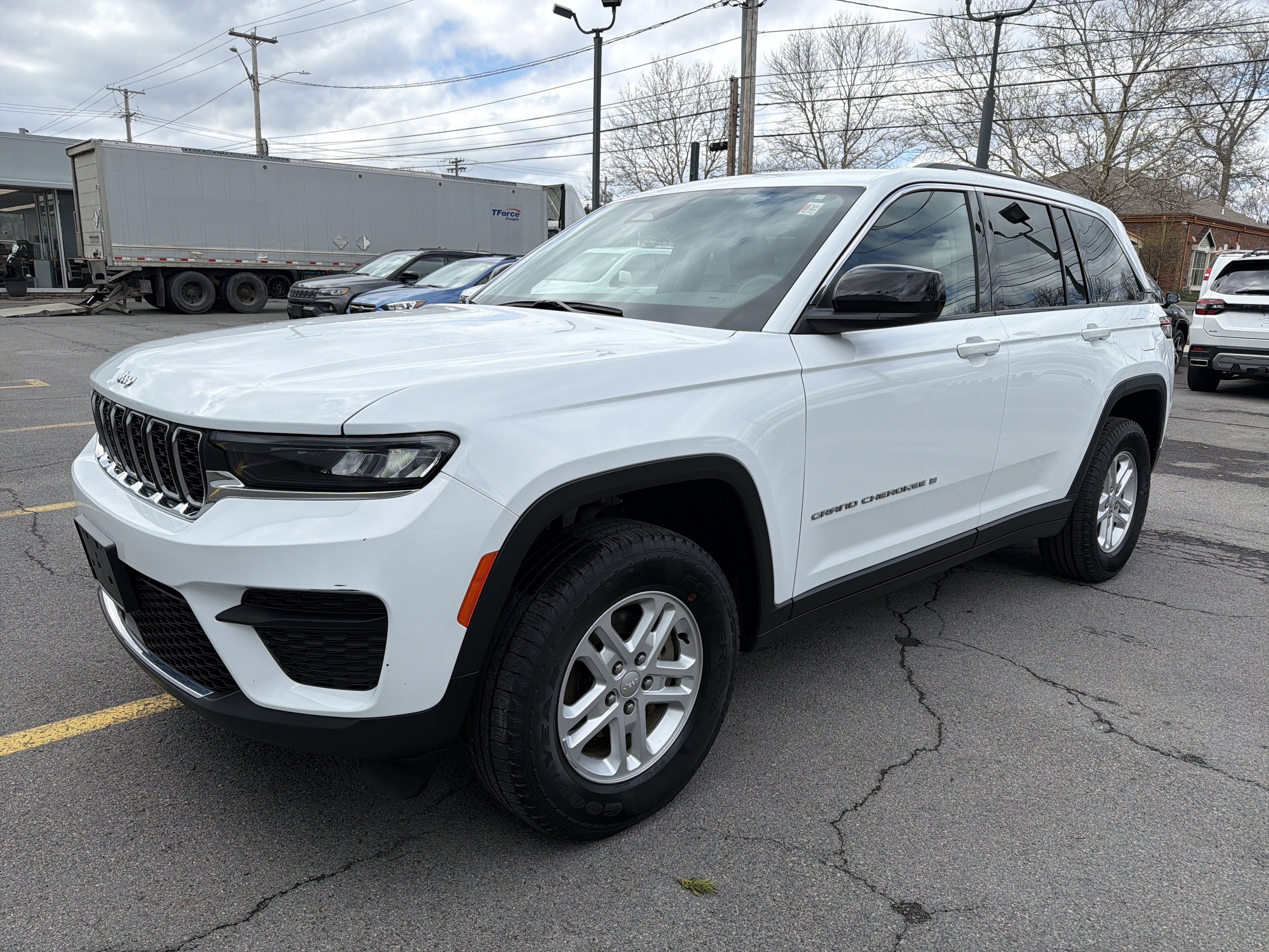 2023 Jeep Grand Cherokee Laredo