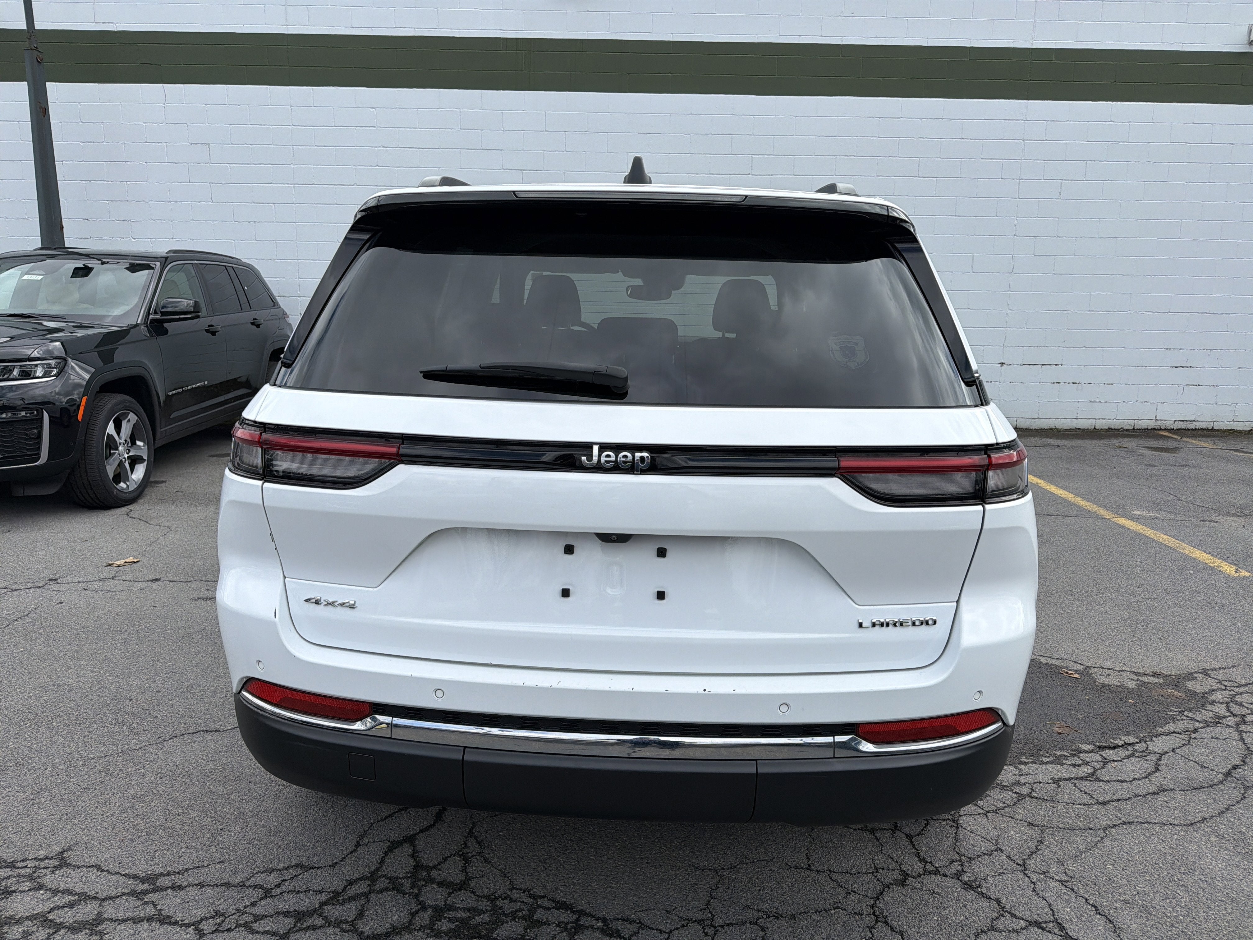 2023 Jeep Grand Cherokee Laredo