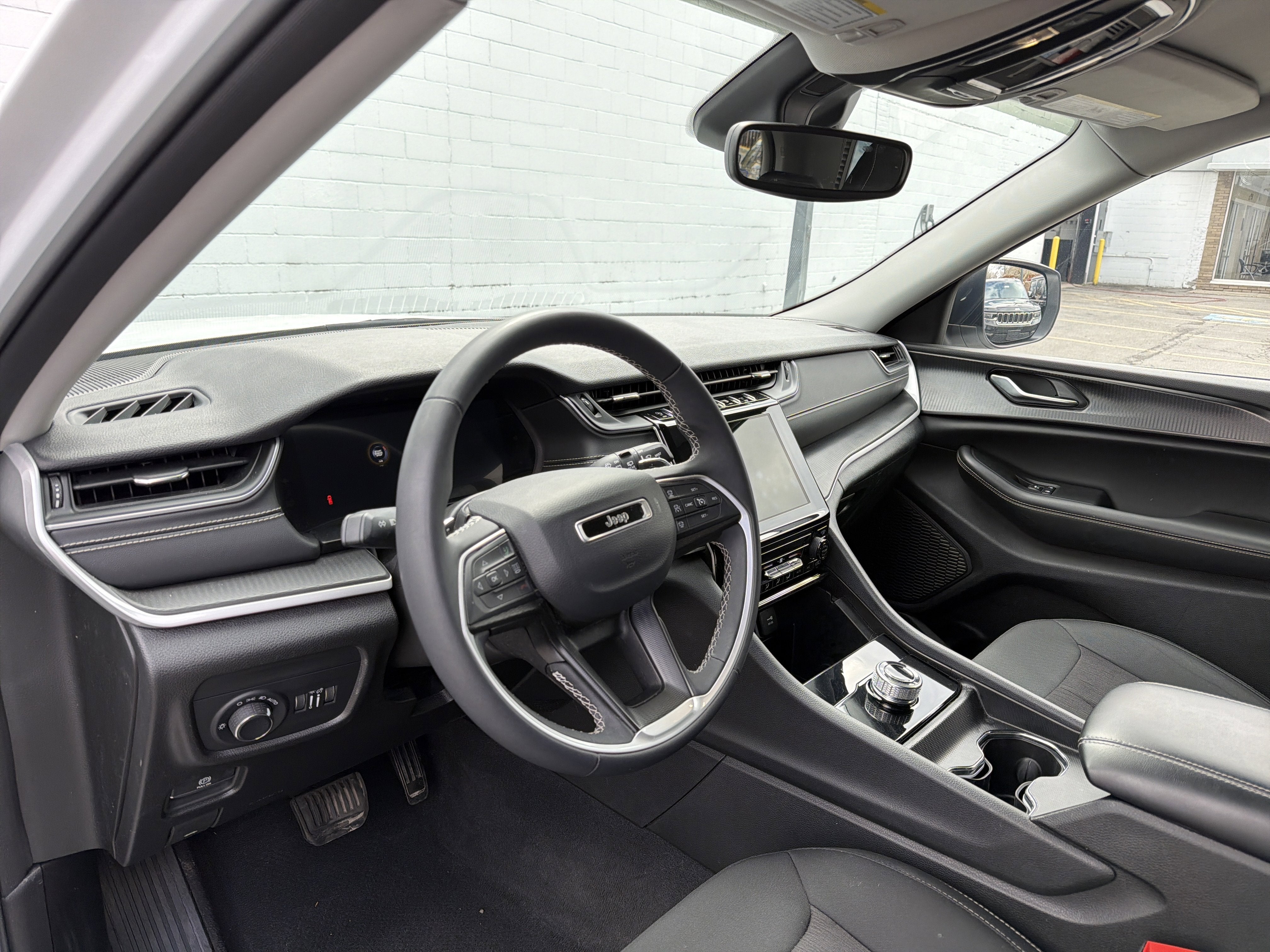 2023 Jeep Grand Cherokee Laredo