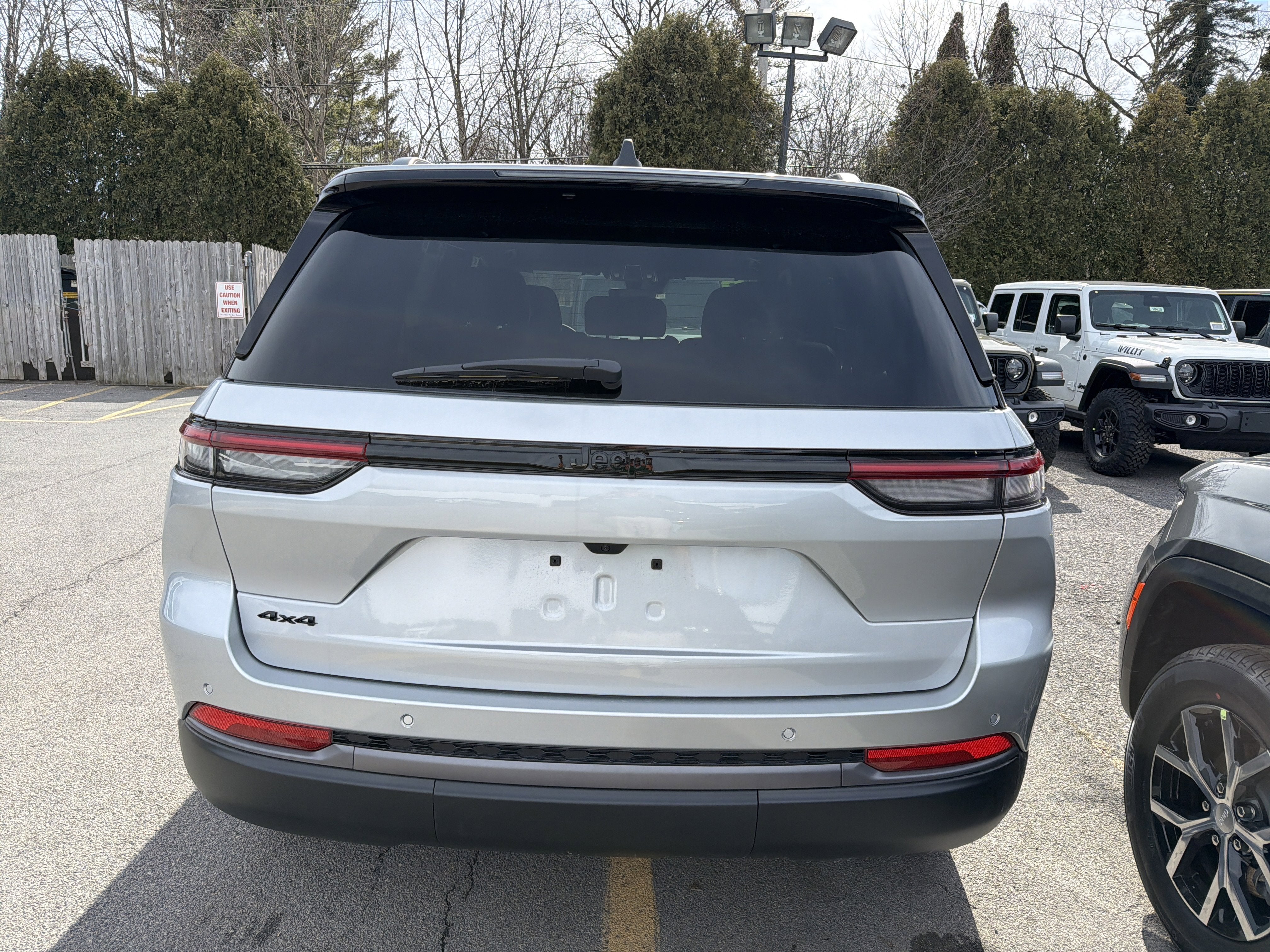 2026 Jeep Grand Cherokee Laredo Altitude