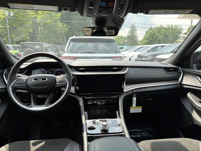 2026 Jeep Grand Cherokee Laredo Altitude