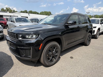 2026 Jeep Grand Cherokee Laredo Altitude