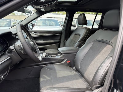 2026 Jeep Grand Cherokee Laredo Altitude