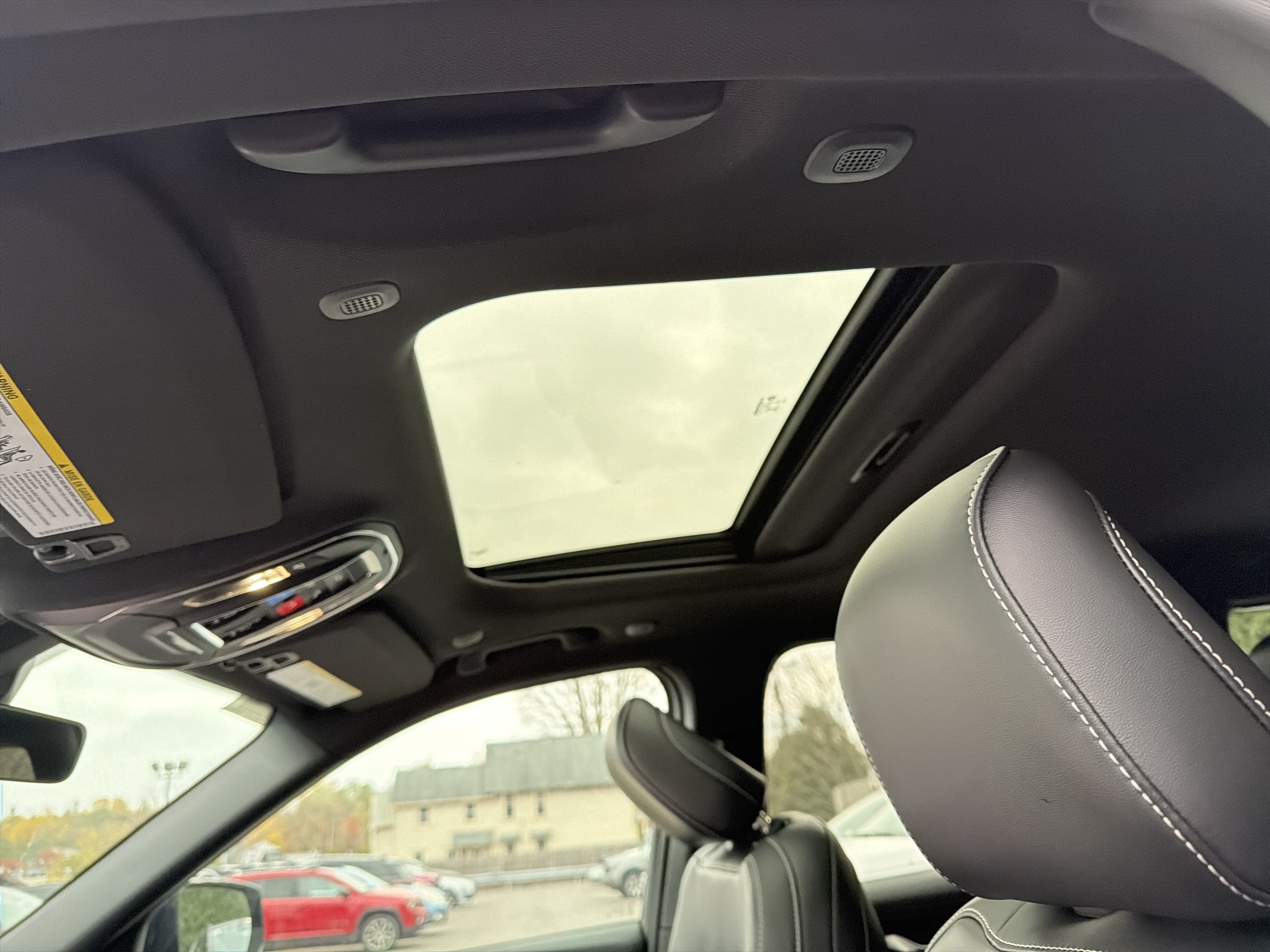 2027 Jeep Grand Cherokee Laredo Altitude
