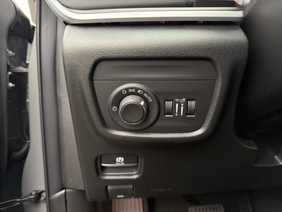 2027 Jeep Grand Cherokee Laredo Altitude