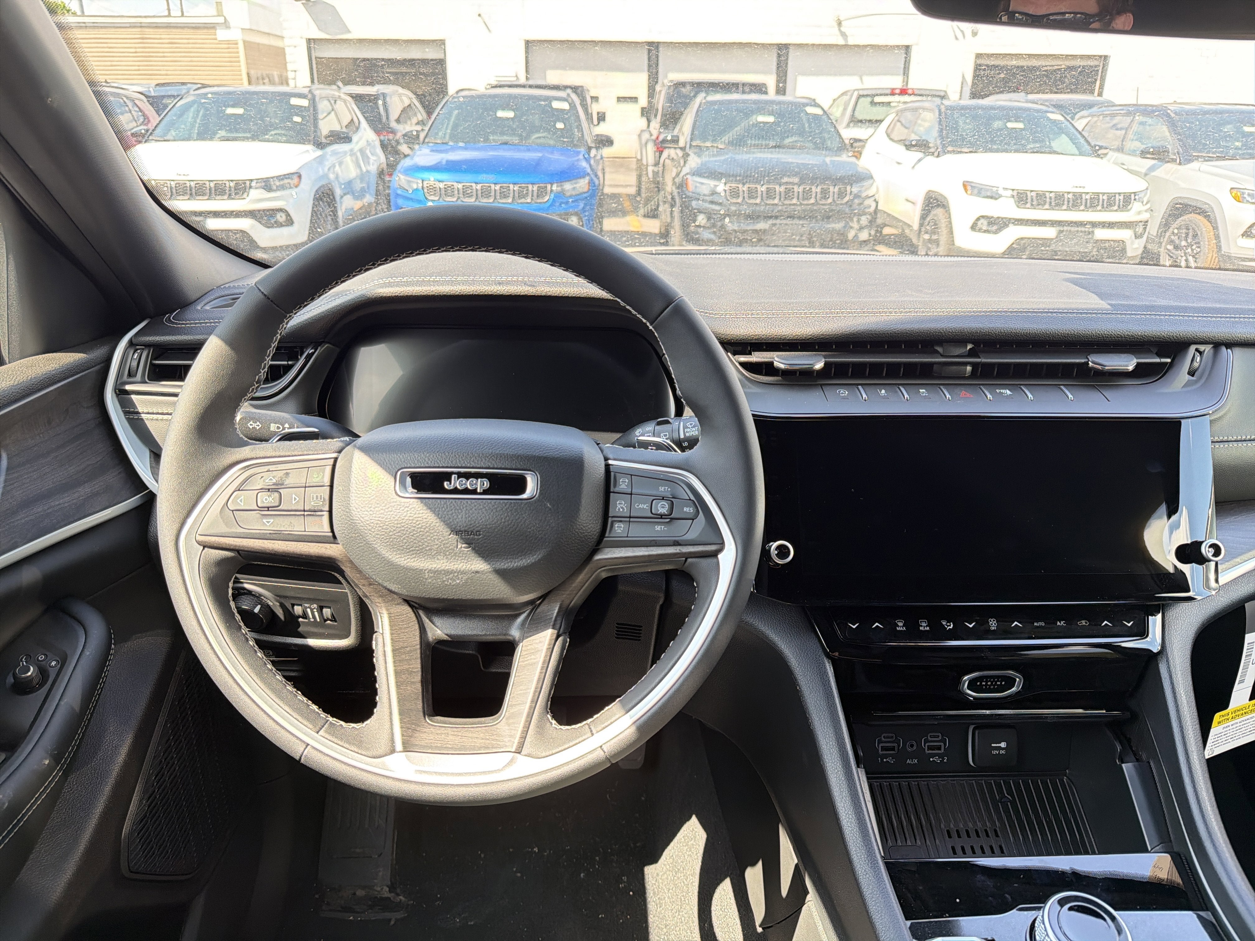2026 Jeep Grand Cherokee Laredo Altitude