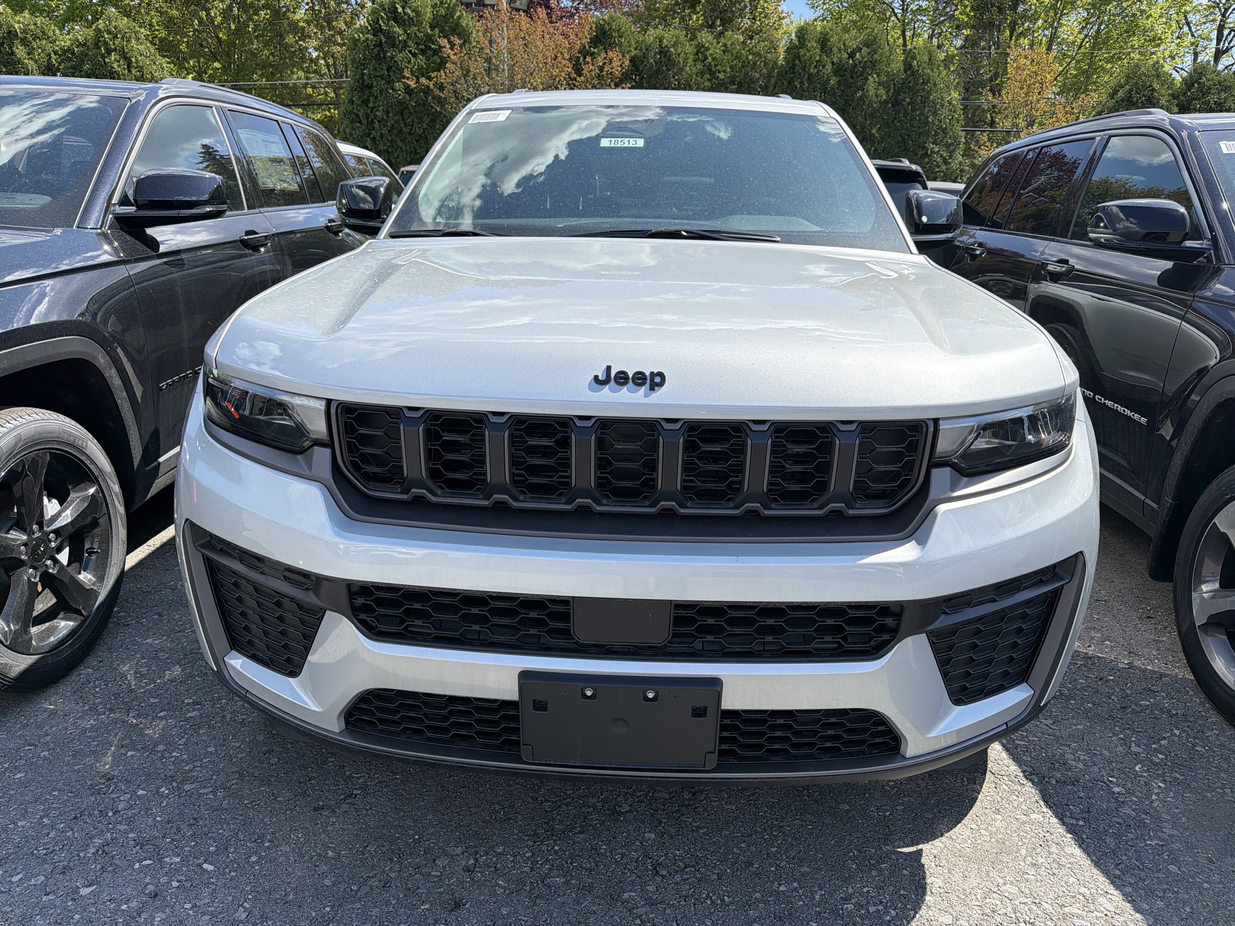 2026 Jeep Grand Cherokee Laredo Altitude