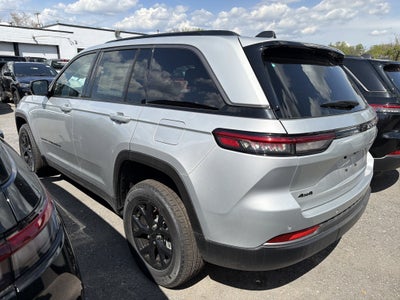 2026 Jeep Grand Cherokee Laredo Altitude