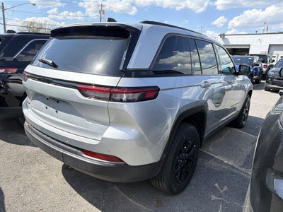 2026 Jeep Grand Cherokee Laredo Altitude