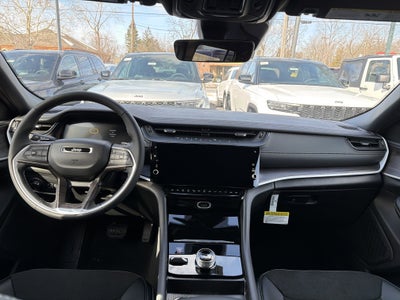 2026 Jeep Grand Cherokee Laredo Altitude