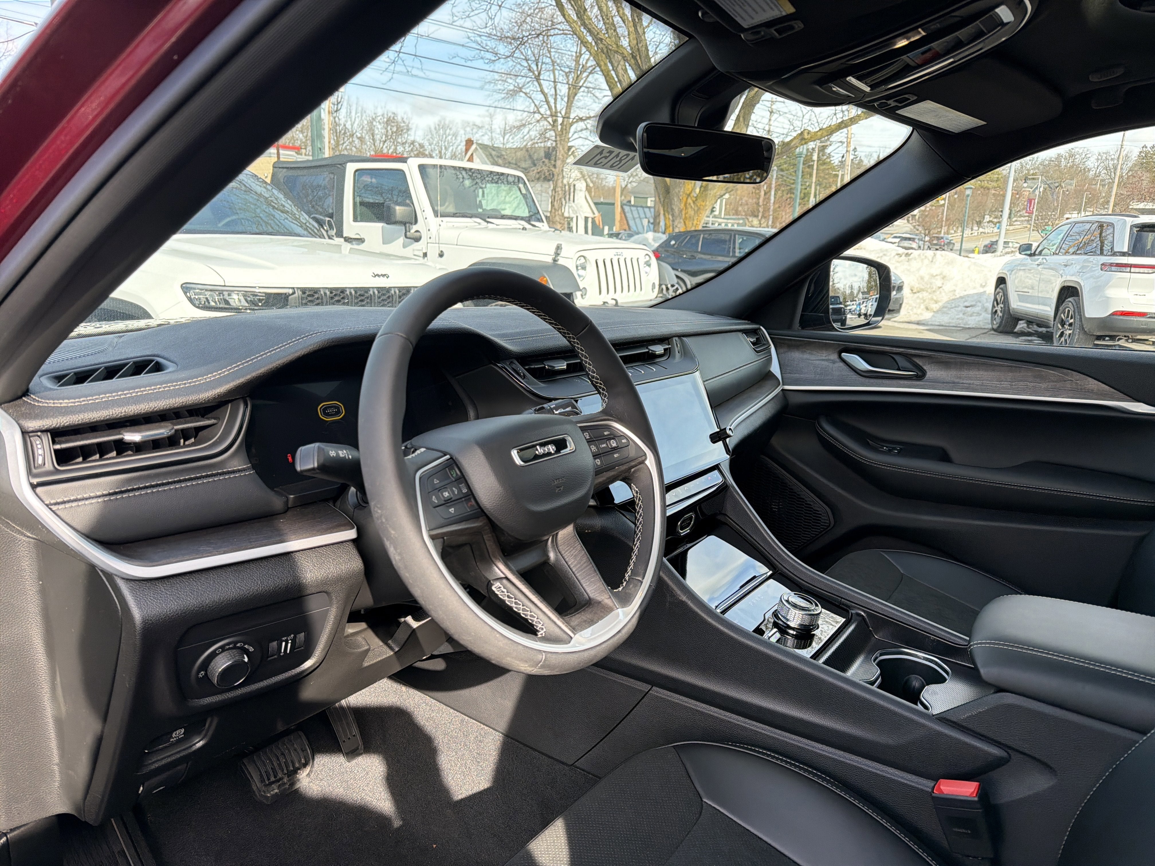 2026 Jeep Grand Cherokee Laredo Altitude