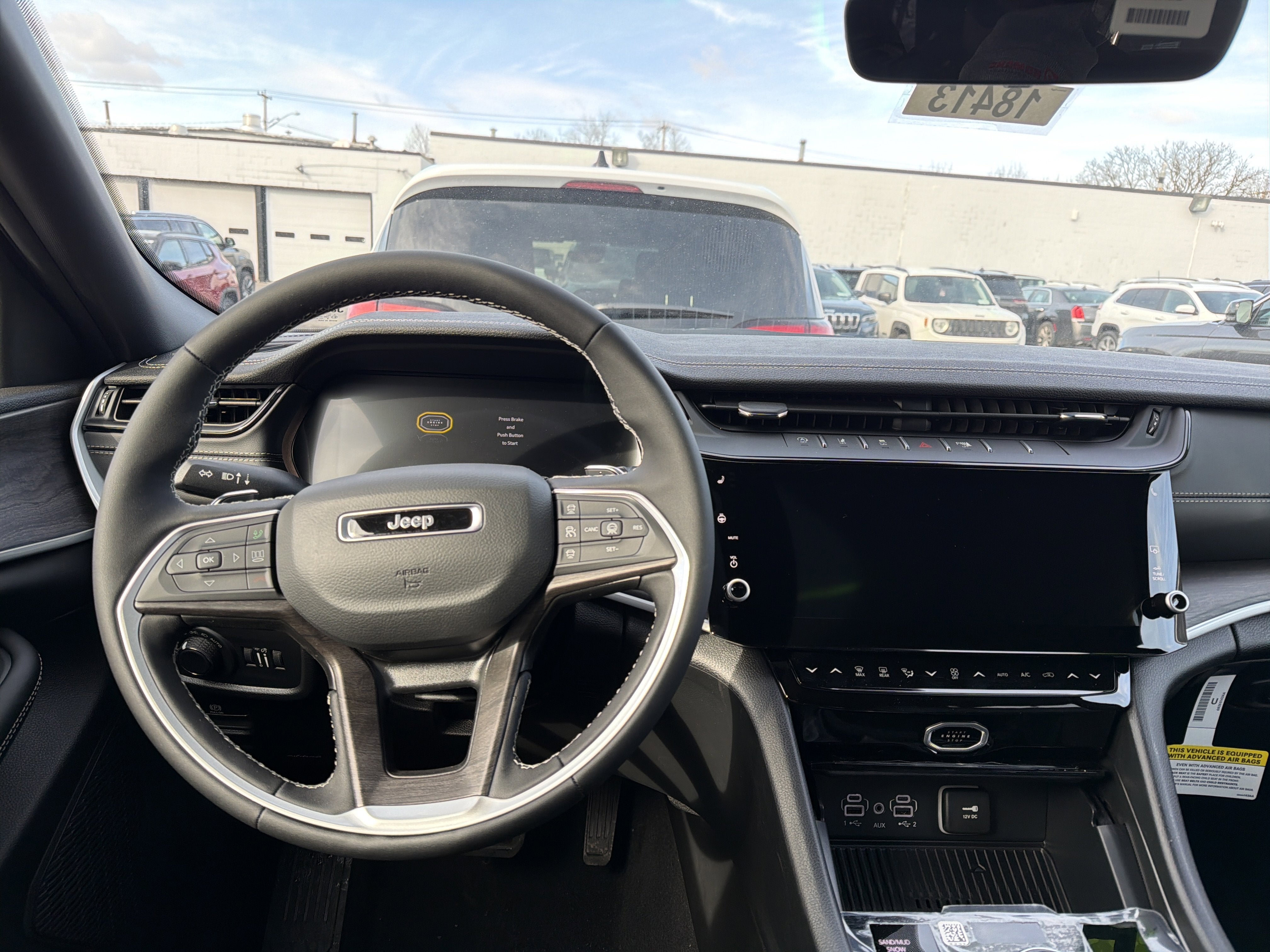 2026 Jeep Grand Cherokee Laredo Altitude