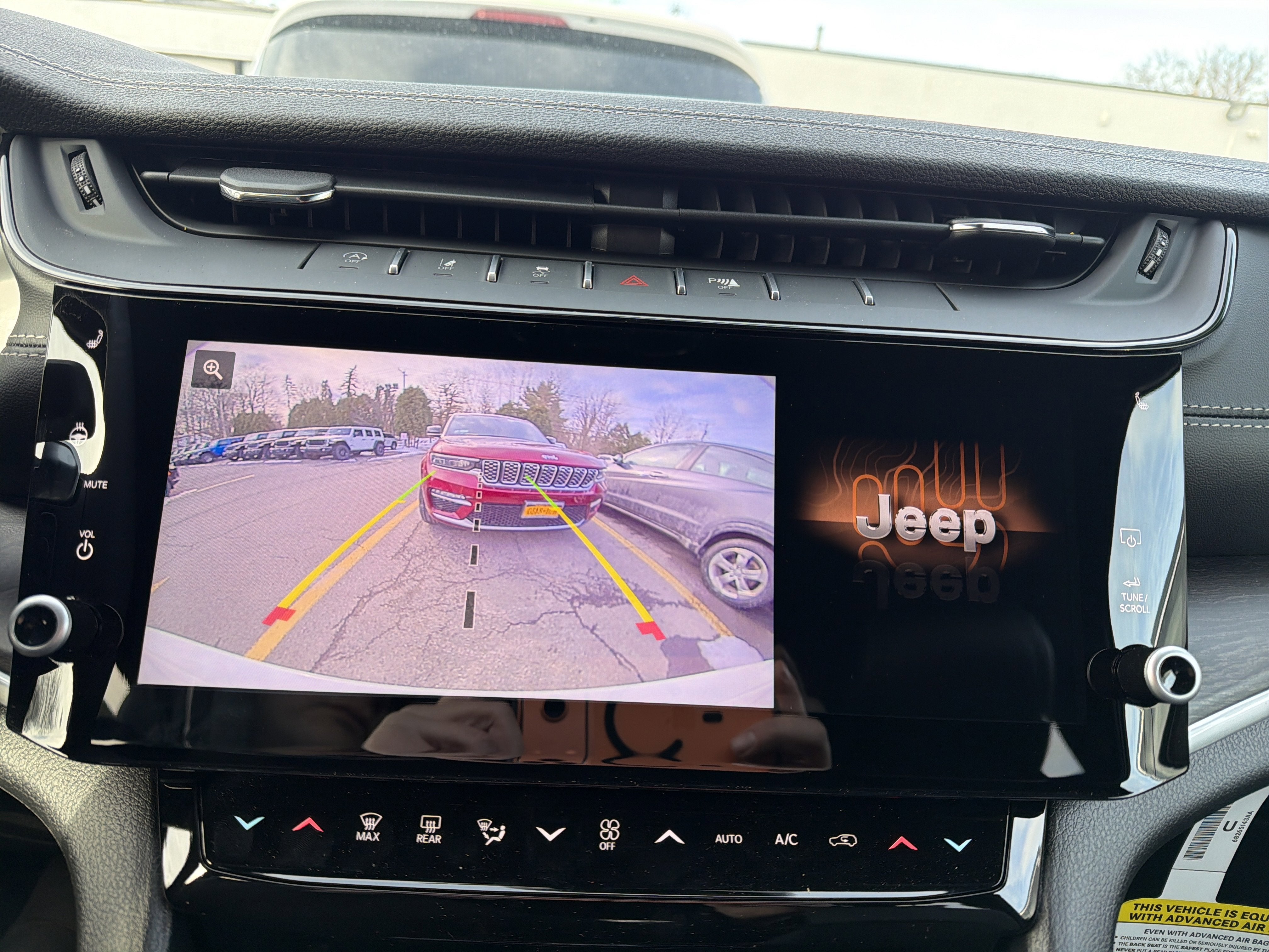 2026 Jeep Grand Cherokee Laredo Altitude