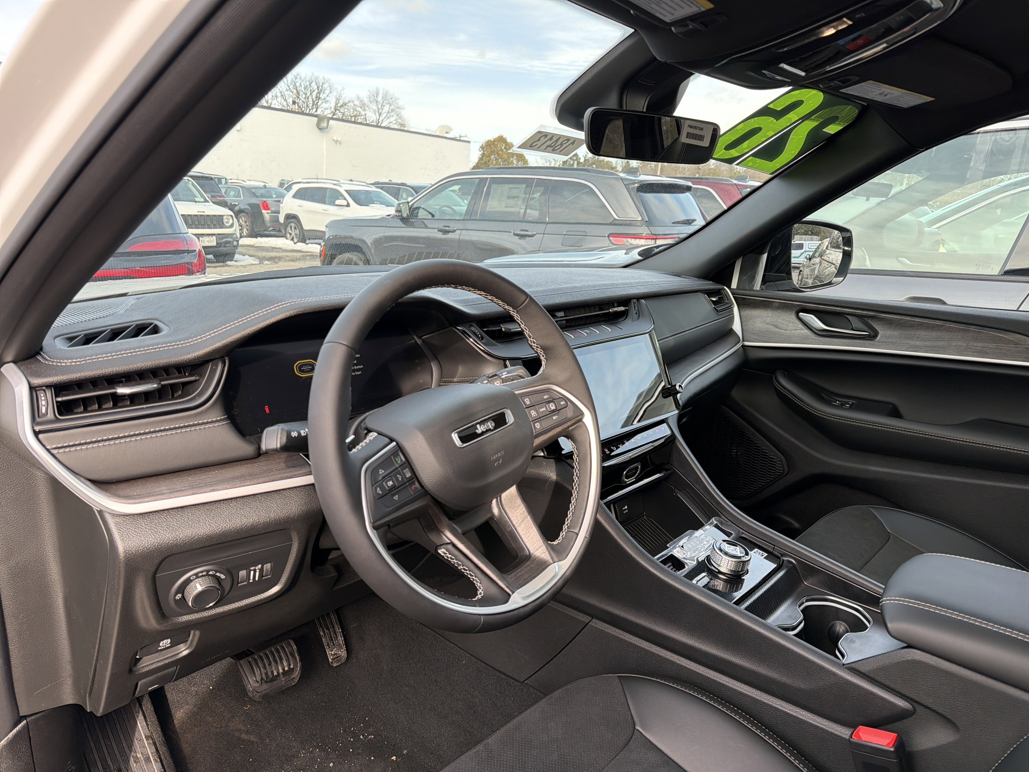 2026 Jeep Grand Cherokee Laredo Altitude