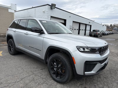 2026 Jeep Grand Cherokee Laredo Altitude