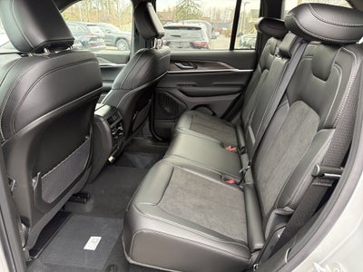 2026 Jeep Grand Cherokee Laredo Altitude