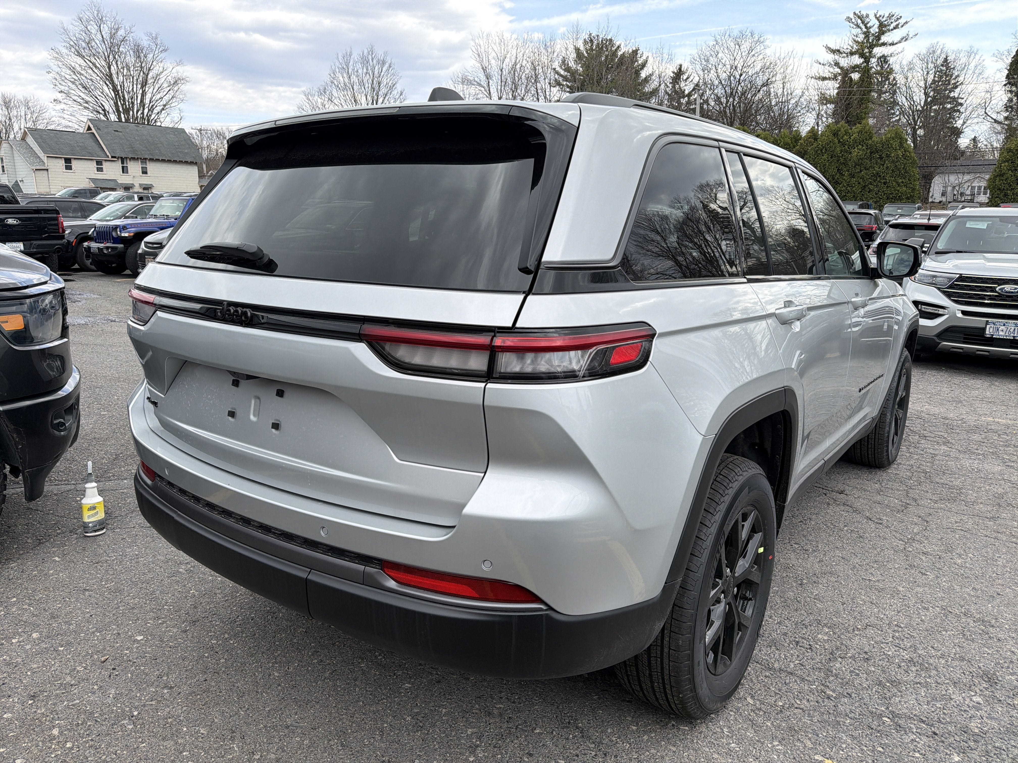 2026 Jeep Grand Cherokee Laredo Altitude