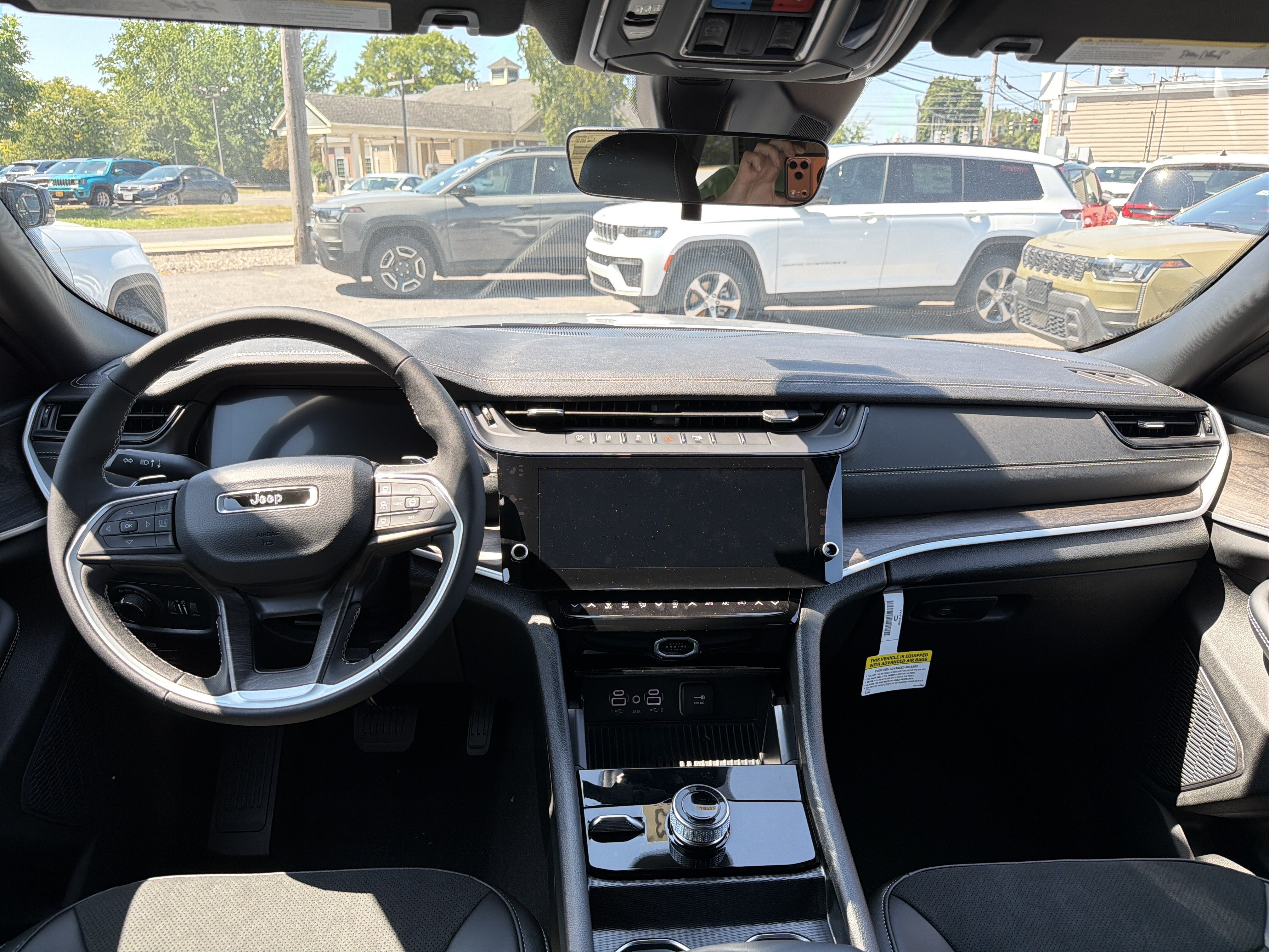 2026 Jeep Grand Cherokee Laredo Altitude