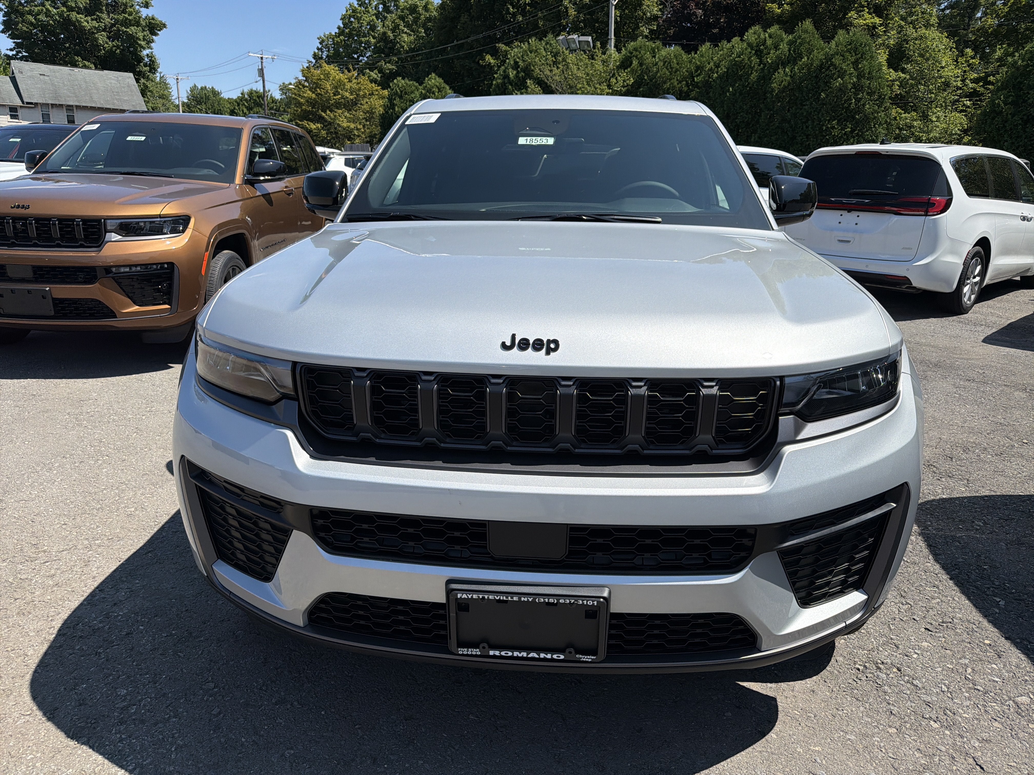 2026 Jeep Grand Cherokee Laredo Altitude