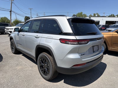 2026 Jeep Grand Cherokee Laredo Altitude