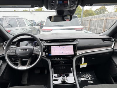 2027 Jeep Grand Cherokee Laredo Altitude