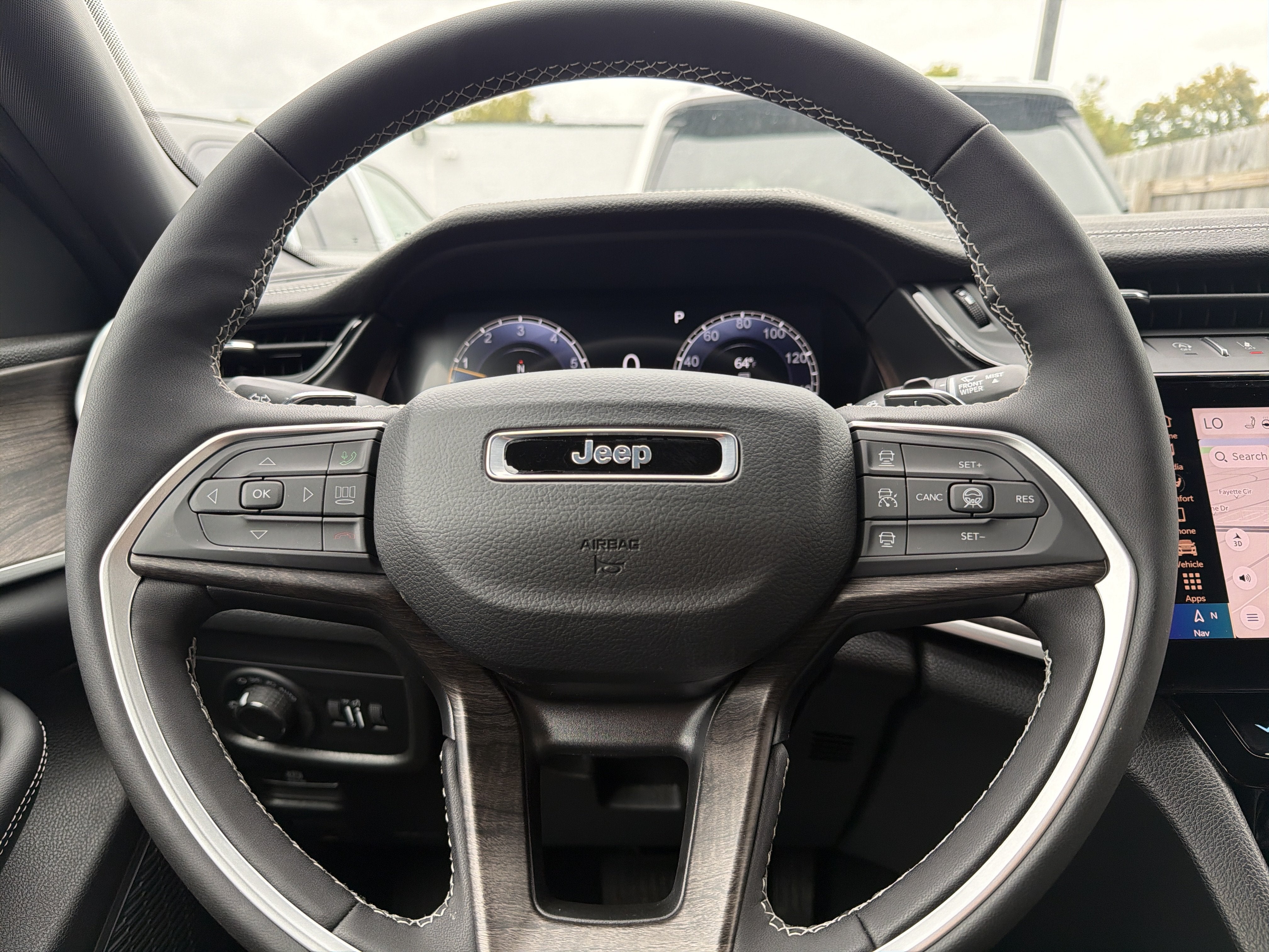 2027 Jeep Grand Cherokee Laredo Altitude