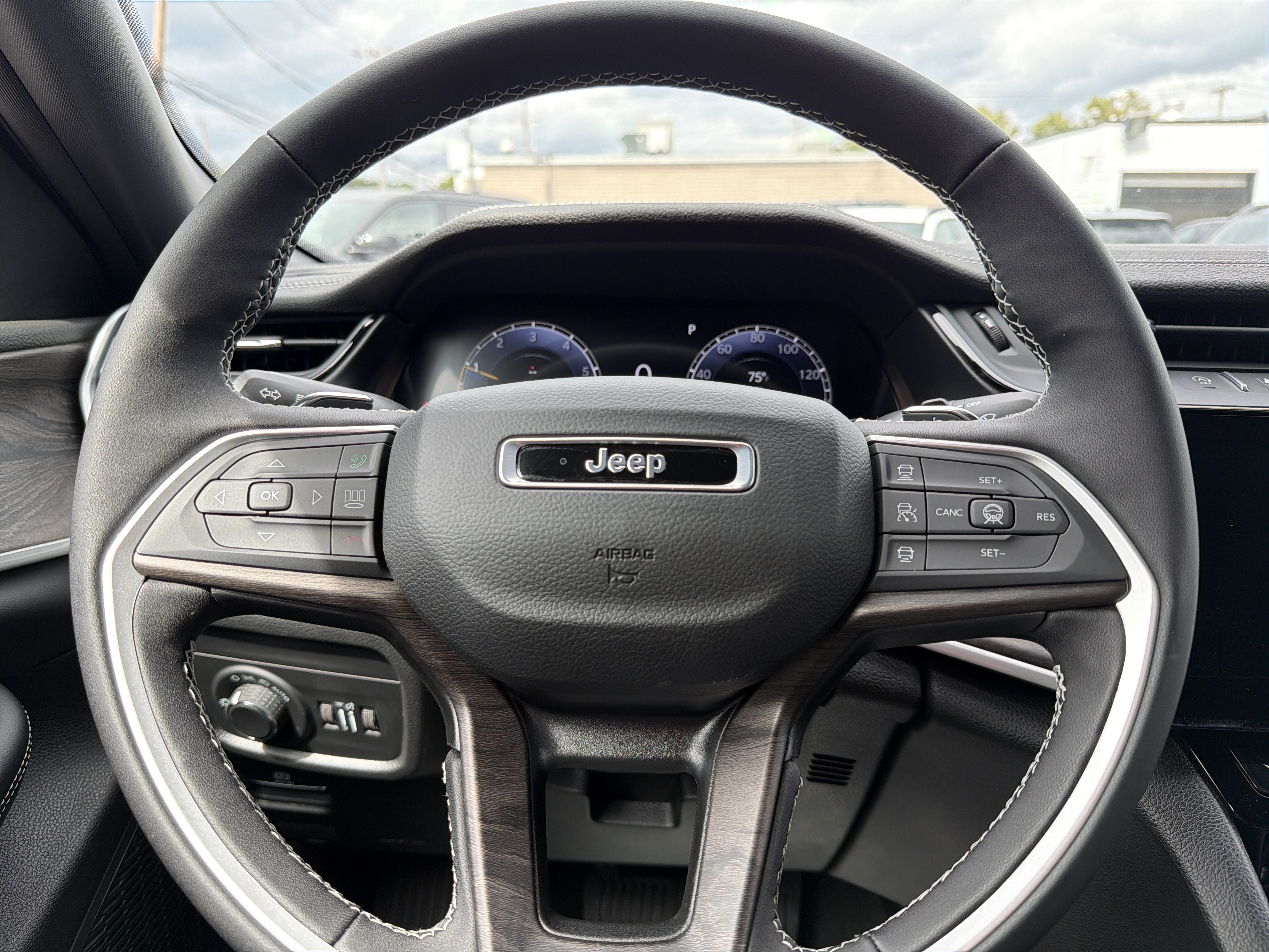 2026 Jeep Grand Cherokee Laredo Altitude